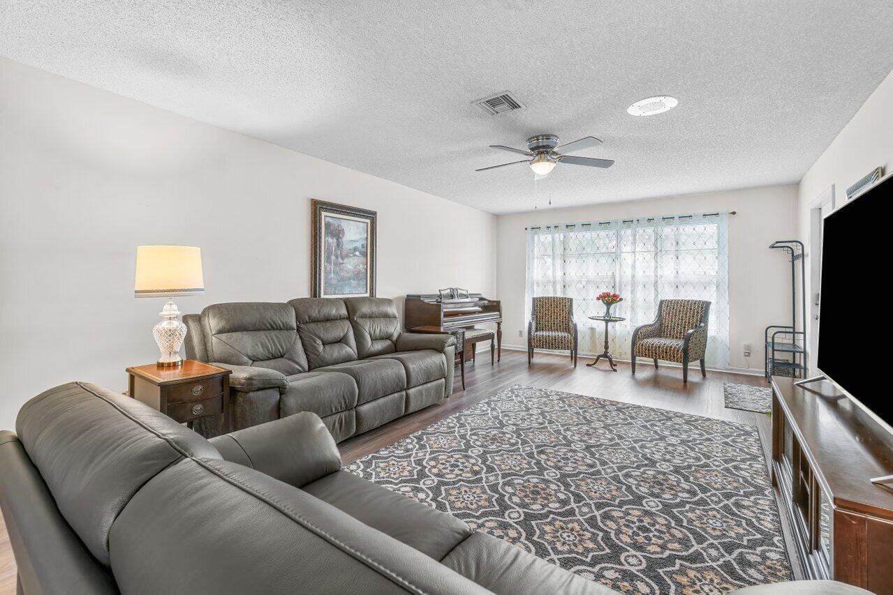 9835 Loquat Tree Run B