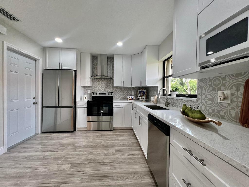 4510 Apple Tree Circle B