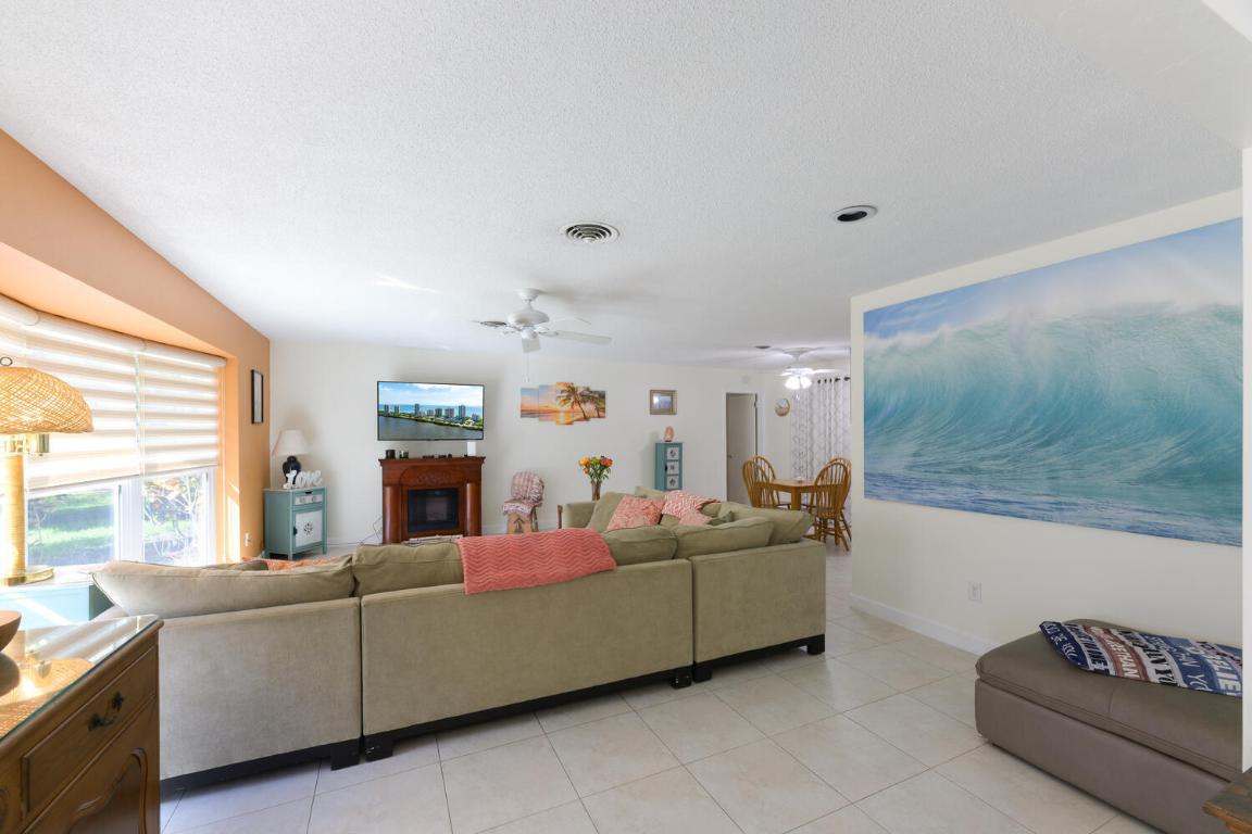 208 Gleneagles Drive