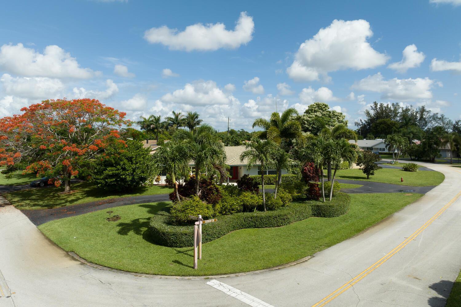 208 Gleneagles Drive