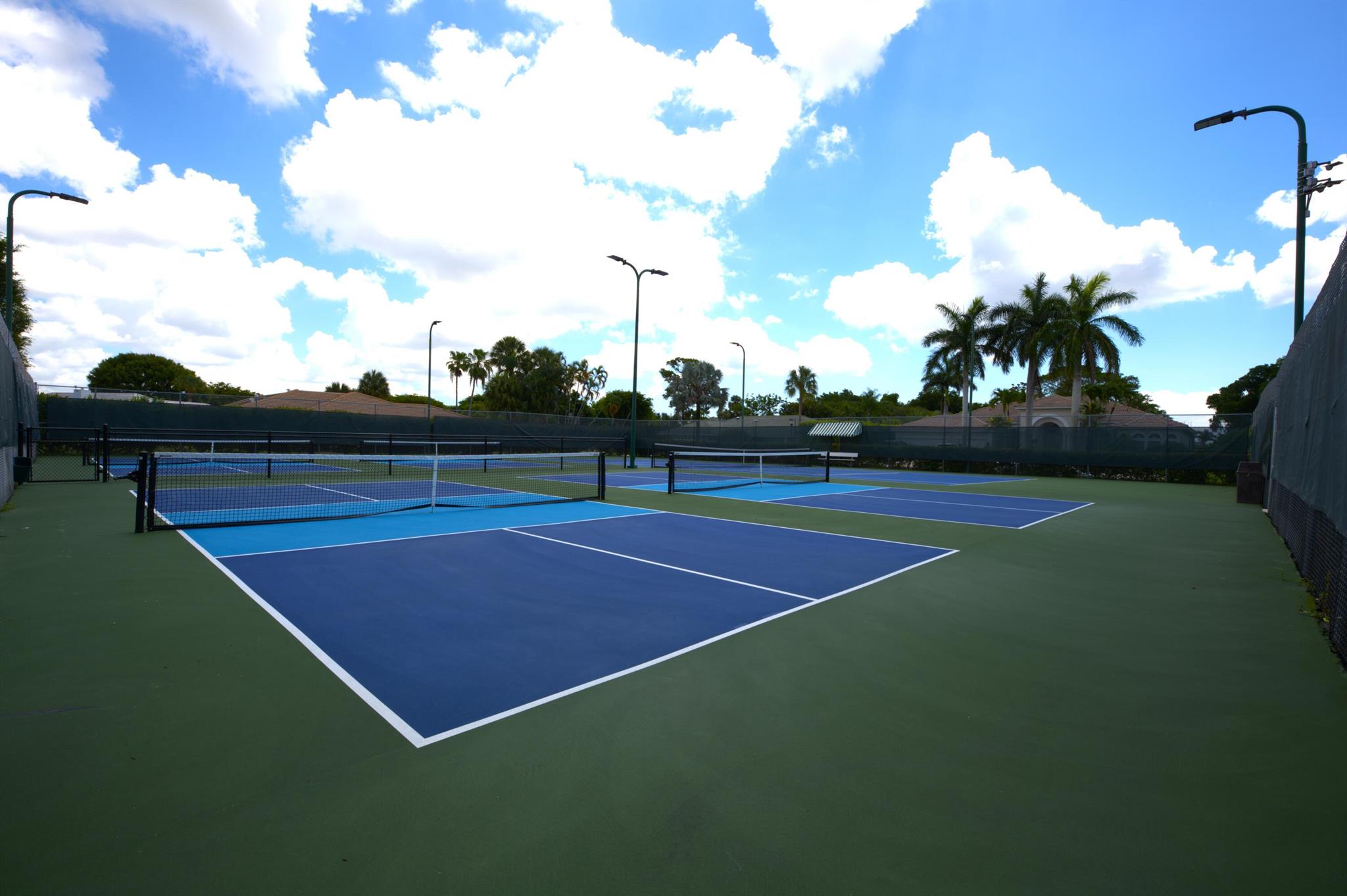 208 Gleneagles Drive