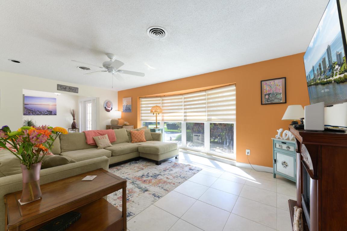 208 Gleneagles Drive