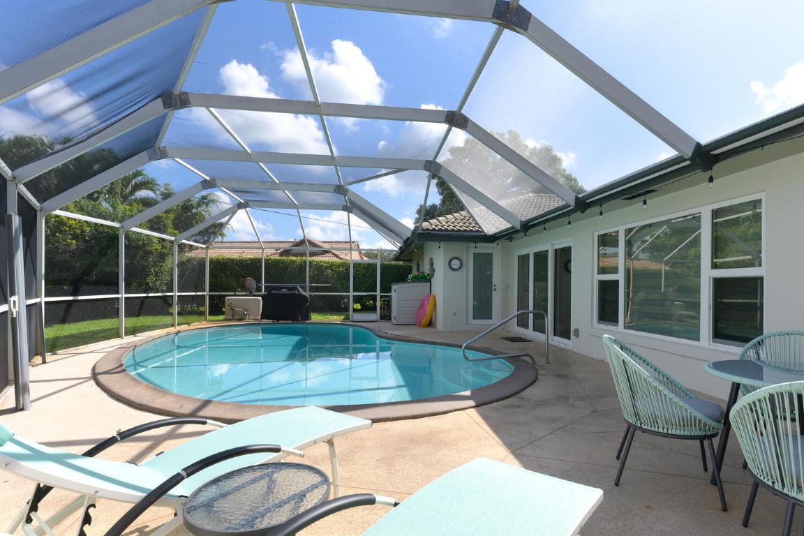 208 Gleneagles Drive