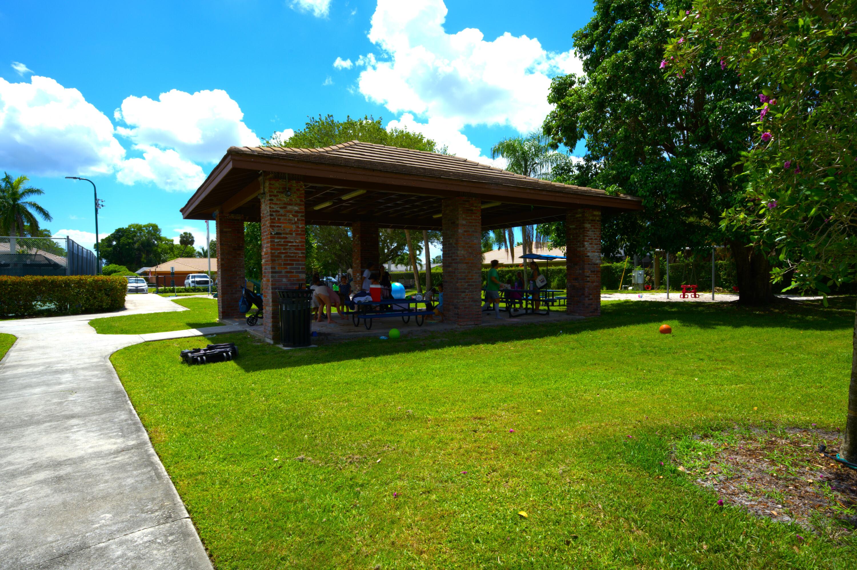 208 Gleneagles Drive