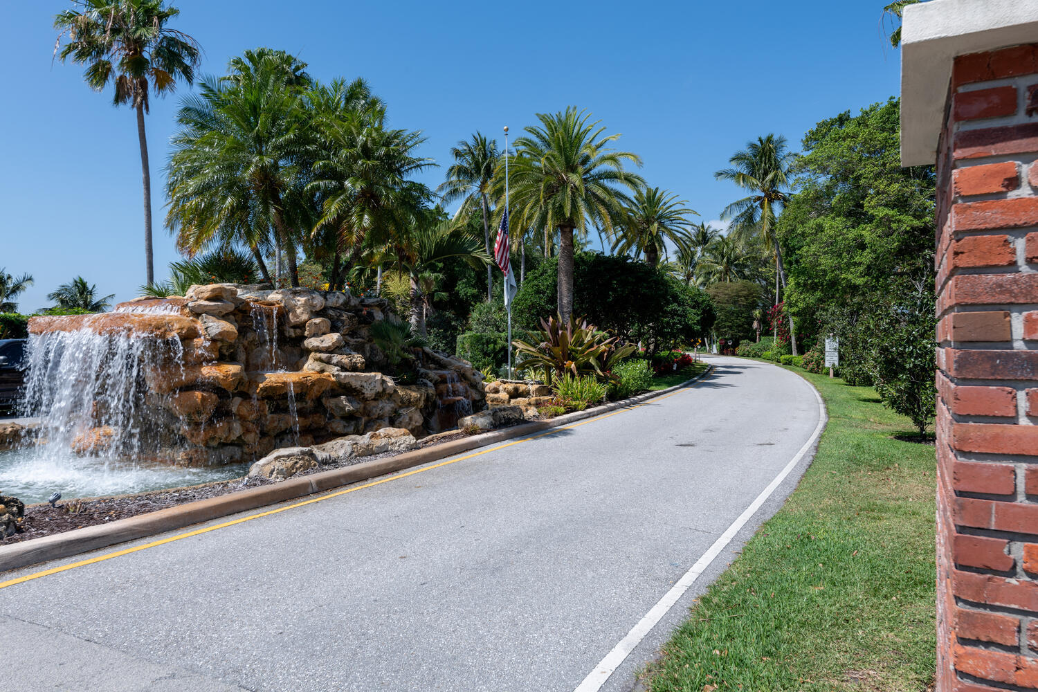 208 Gleneagles Drive