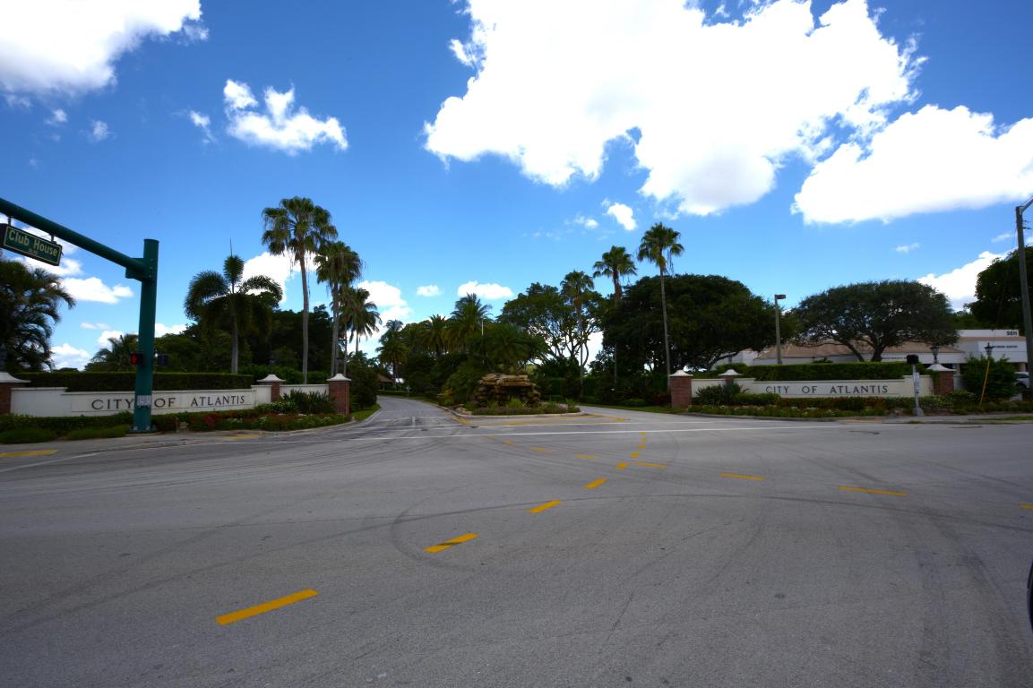 208 Gleneagles Drive