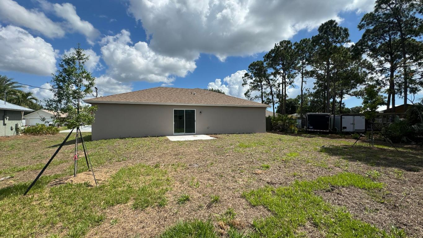 1218 SW Asturia Avenue