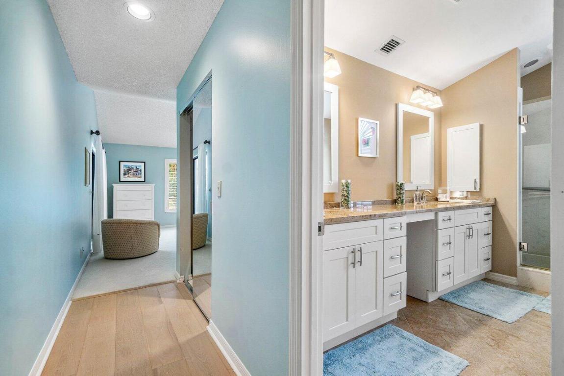 4193 SW Gleneagle Circle