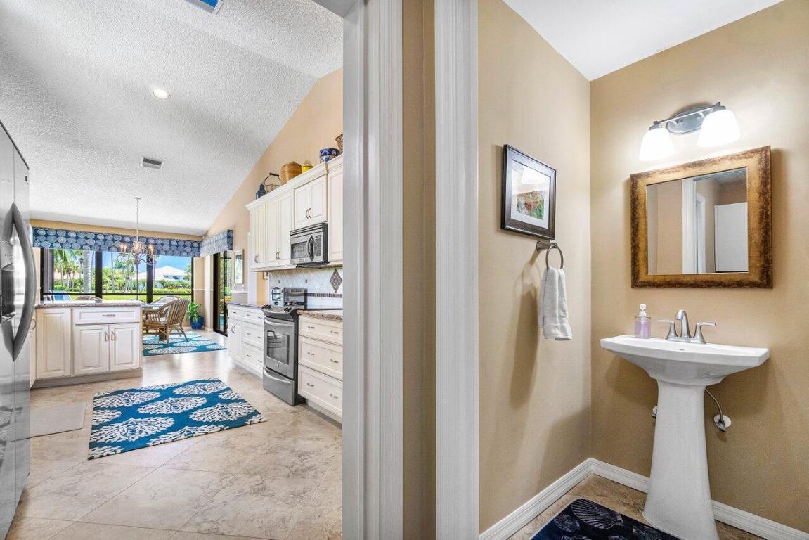 4193 SW Gleneagle Circle