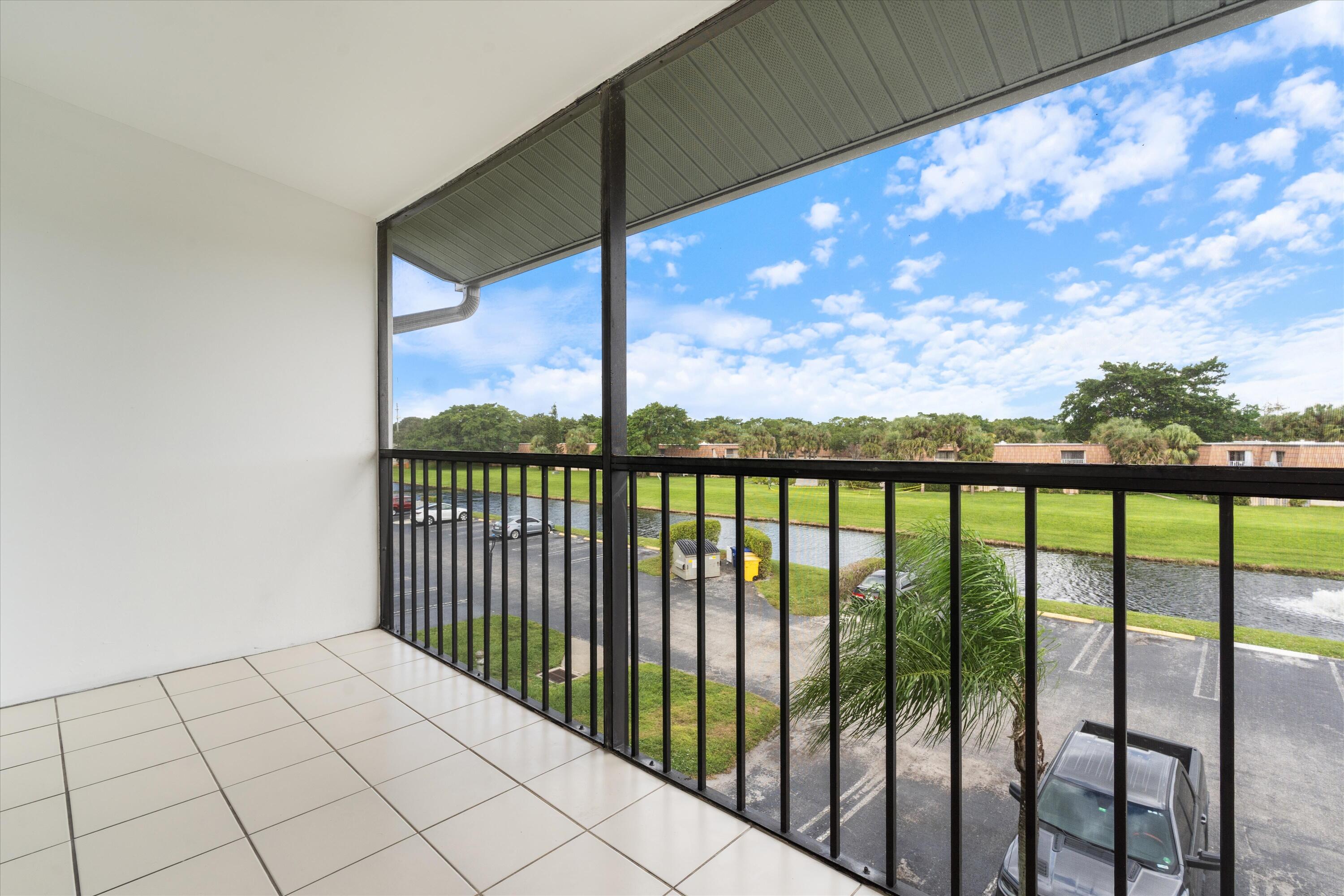 1008 Green Pine Boulevard H3