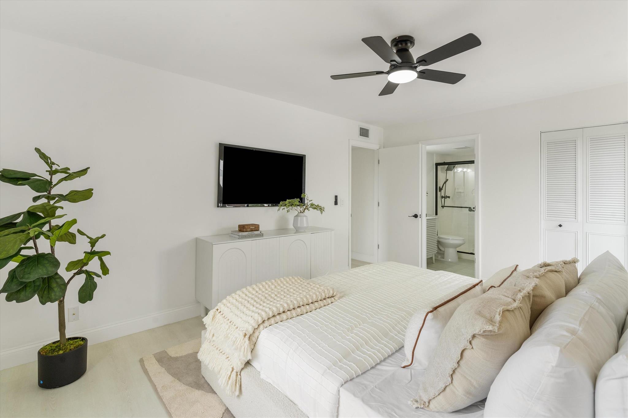 1008 Green Pine Boulevard H3