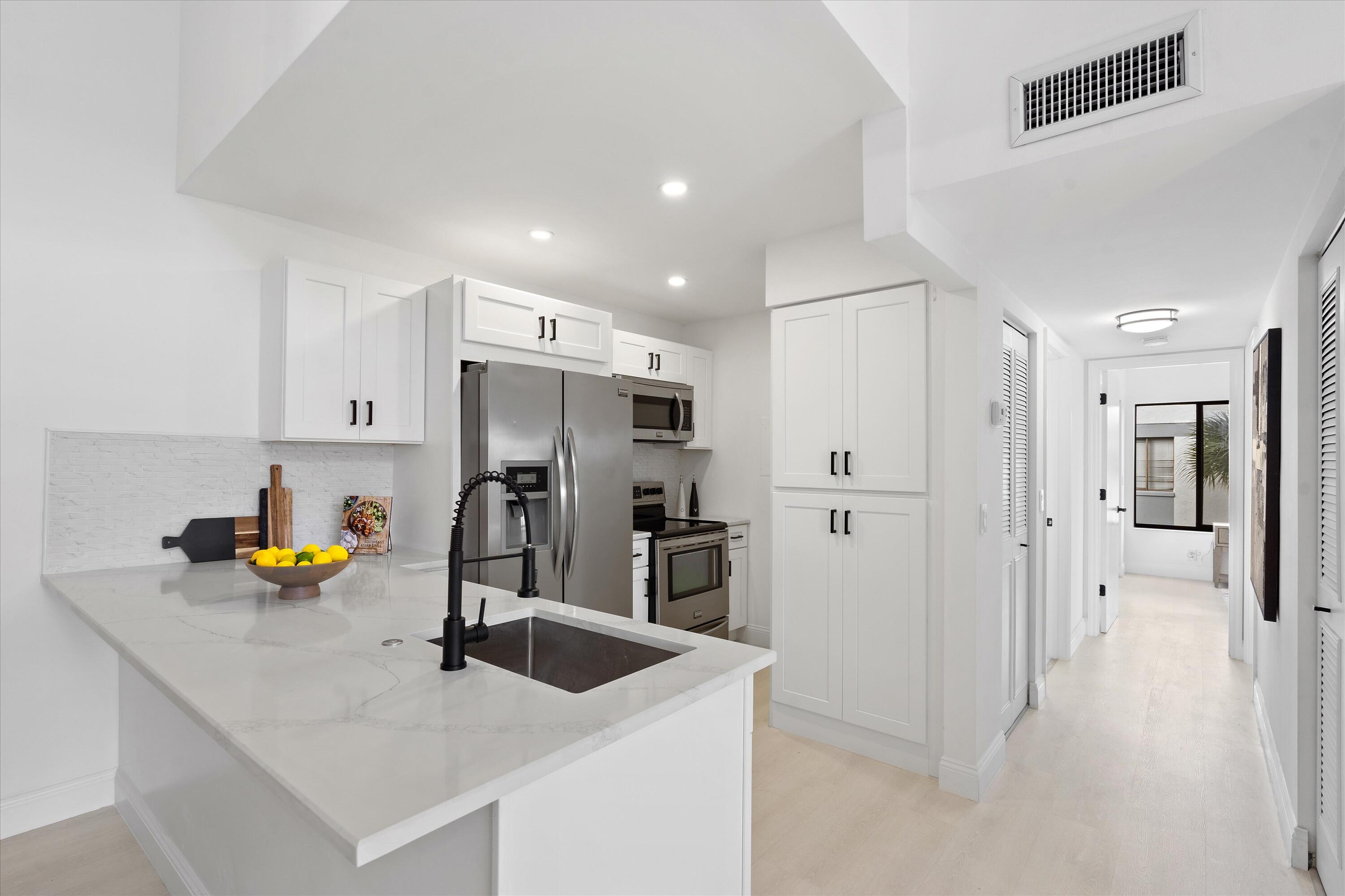 1008 Green Pine Boulevard H3