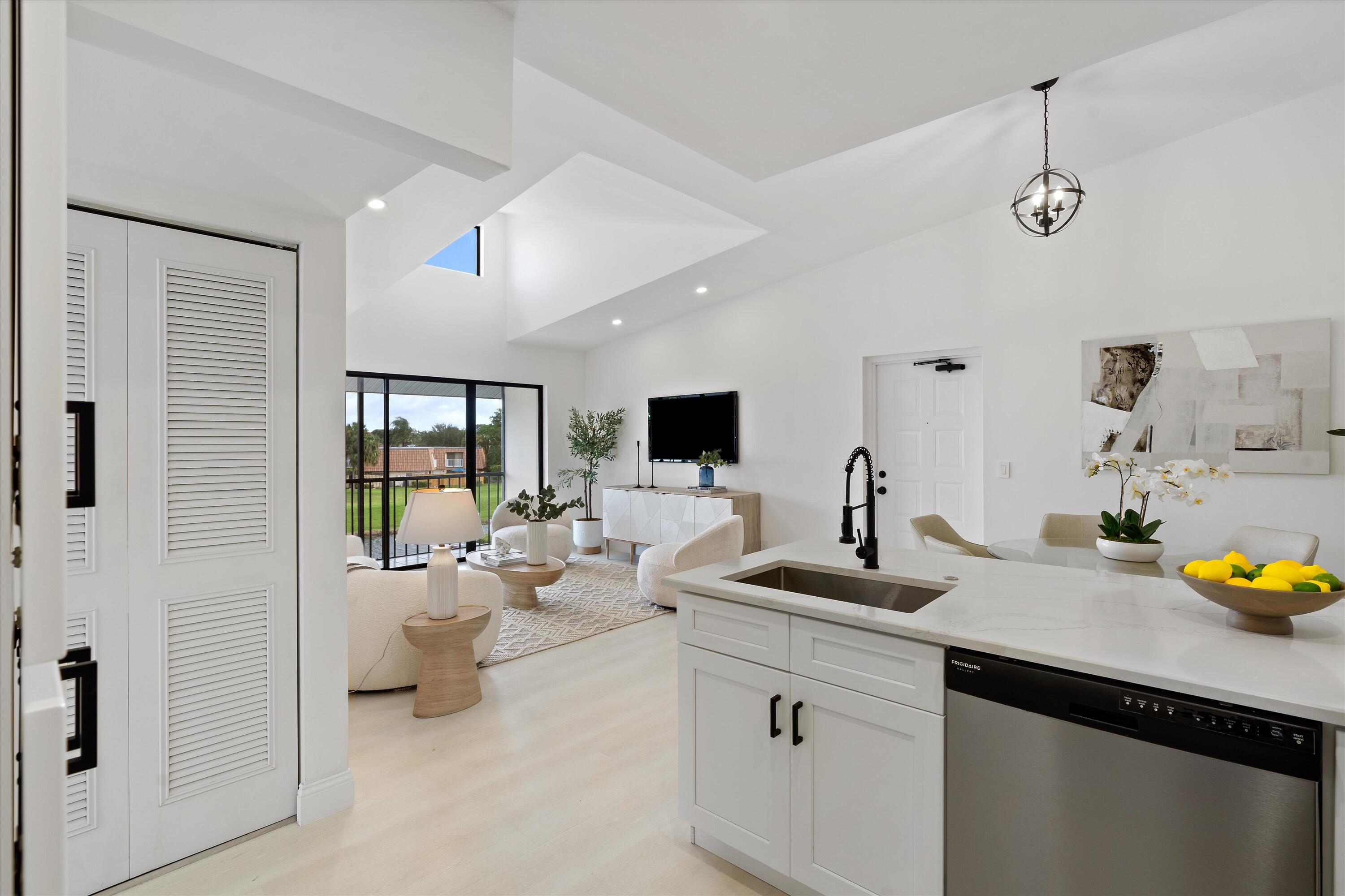 1008 Green Pine Boulevard H3