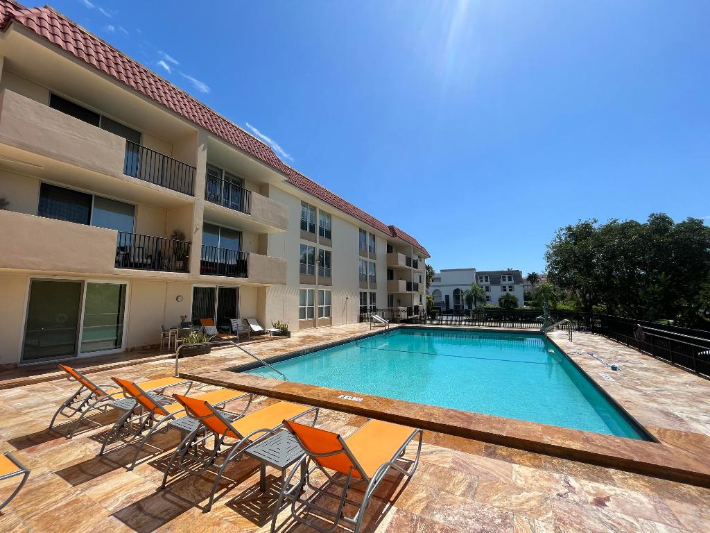 1000 Spanish River Road 1f