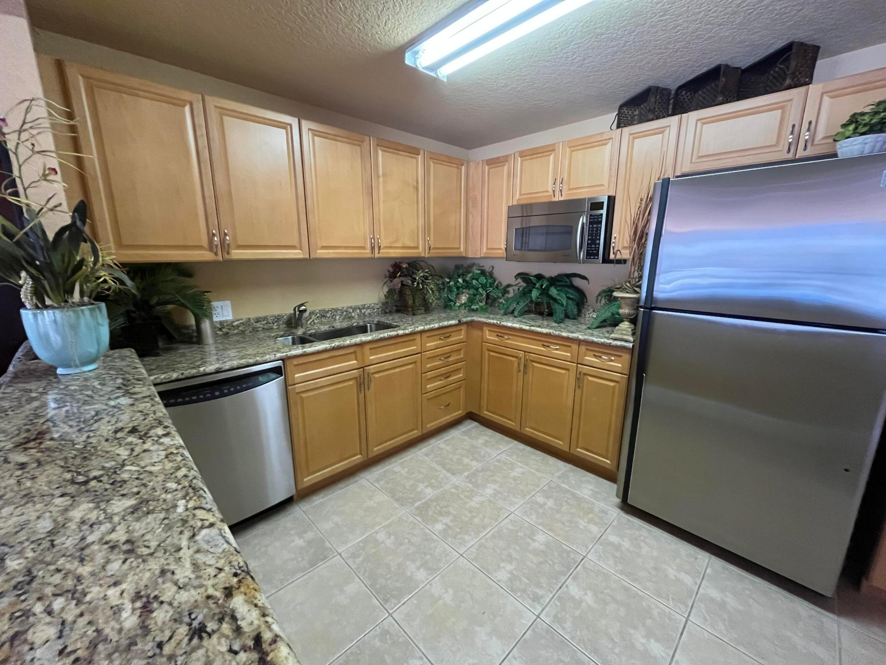 1000 Spanish River Road 1f