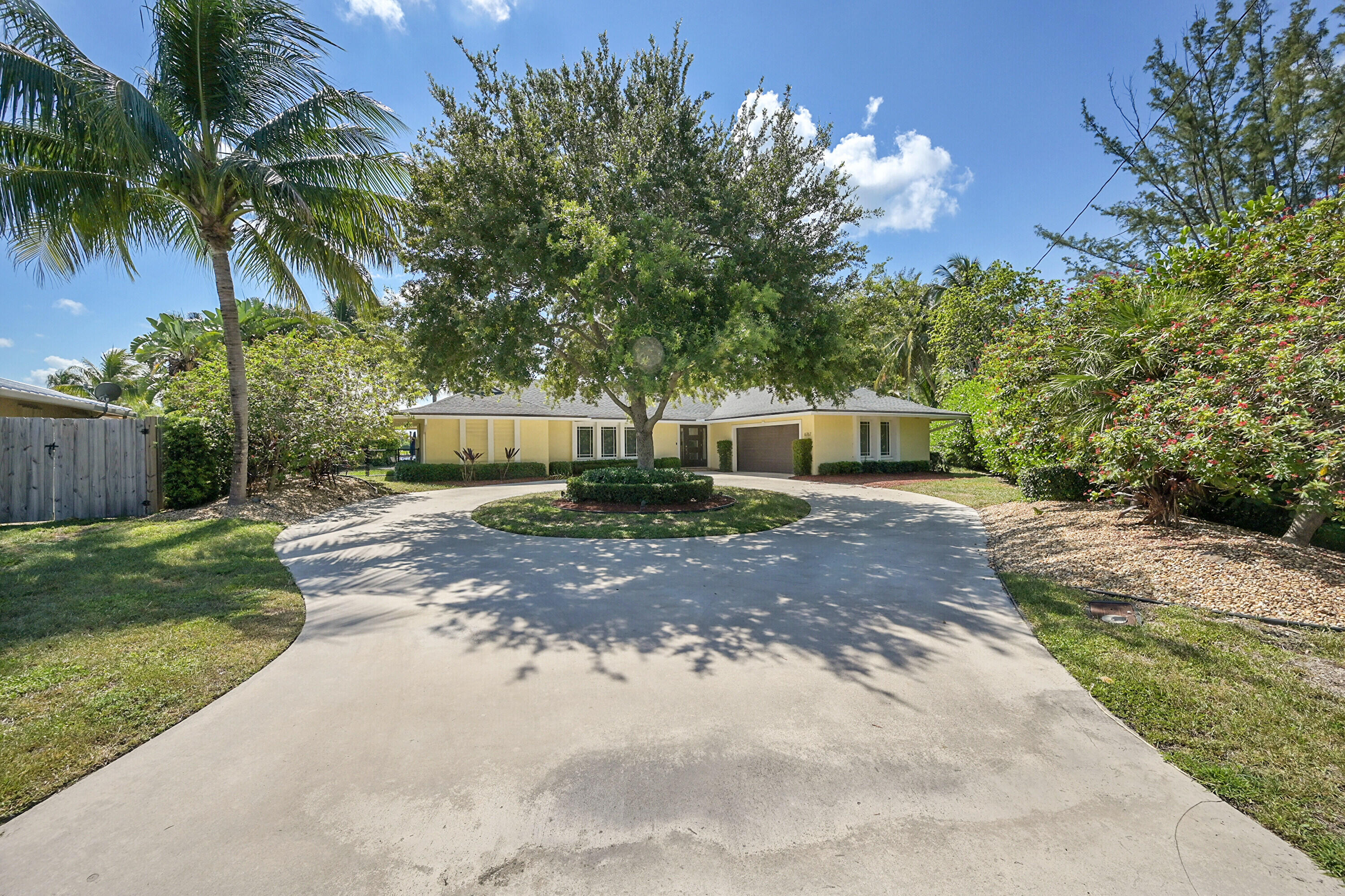 6767 Tradewind Way