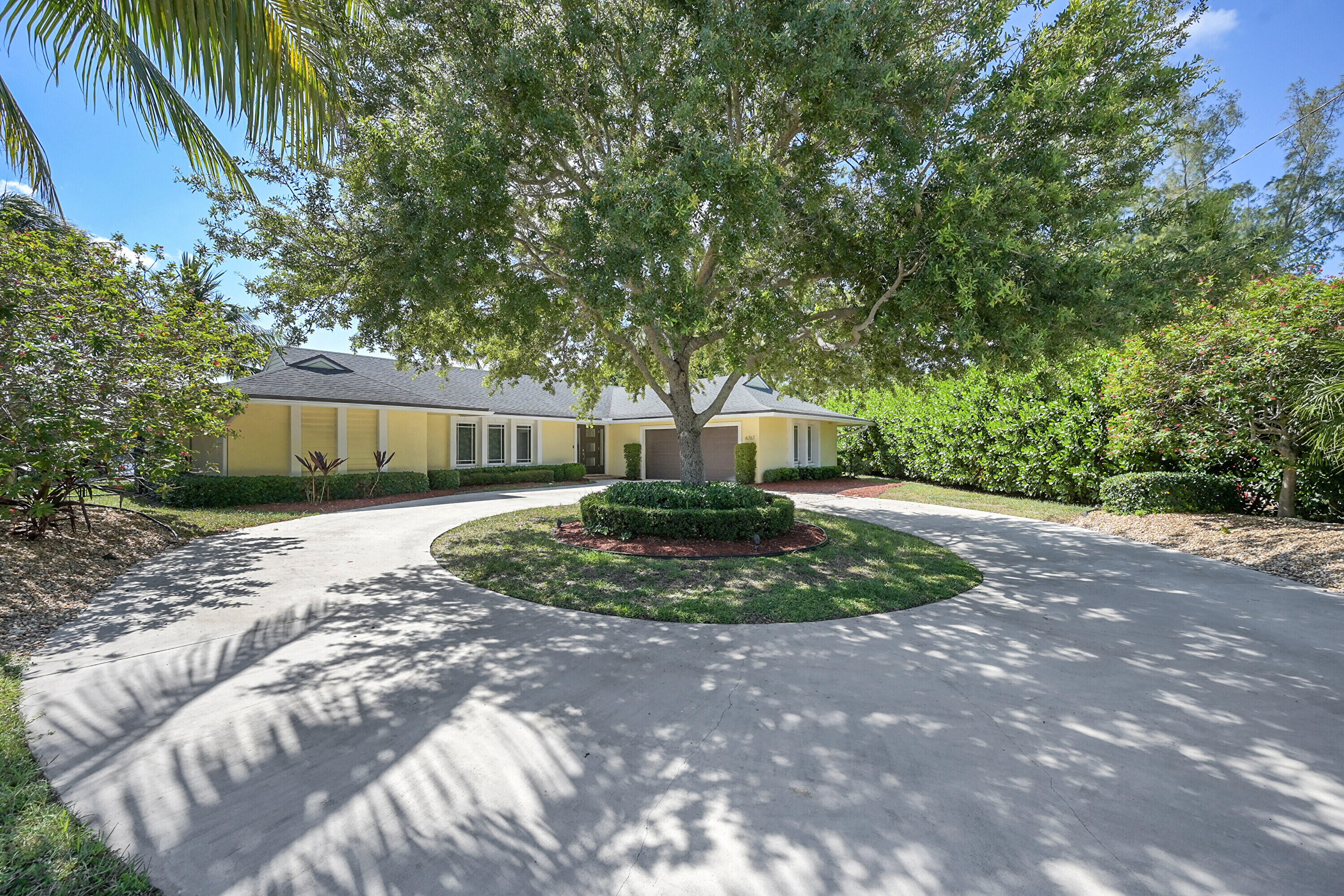 6767 Tradewind Way