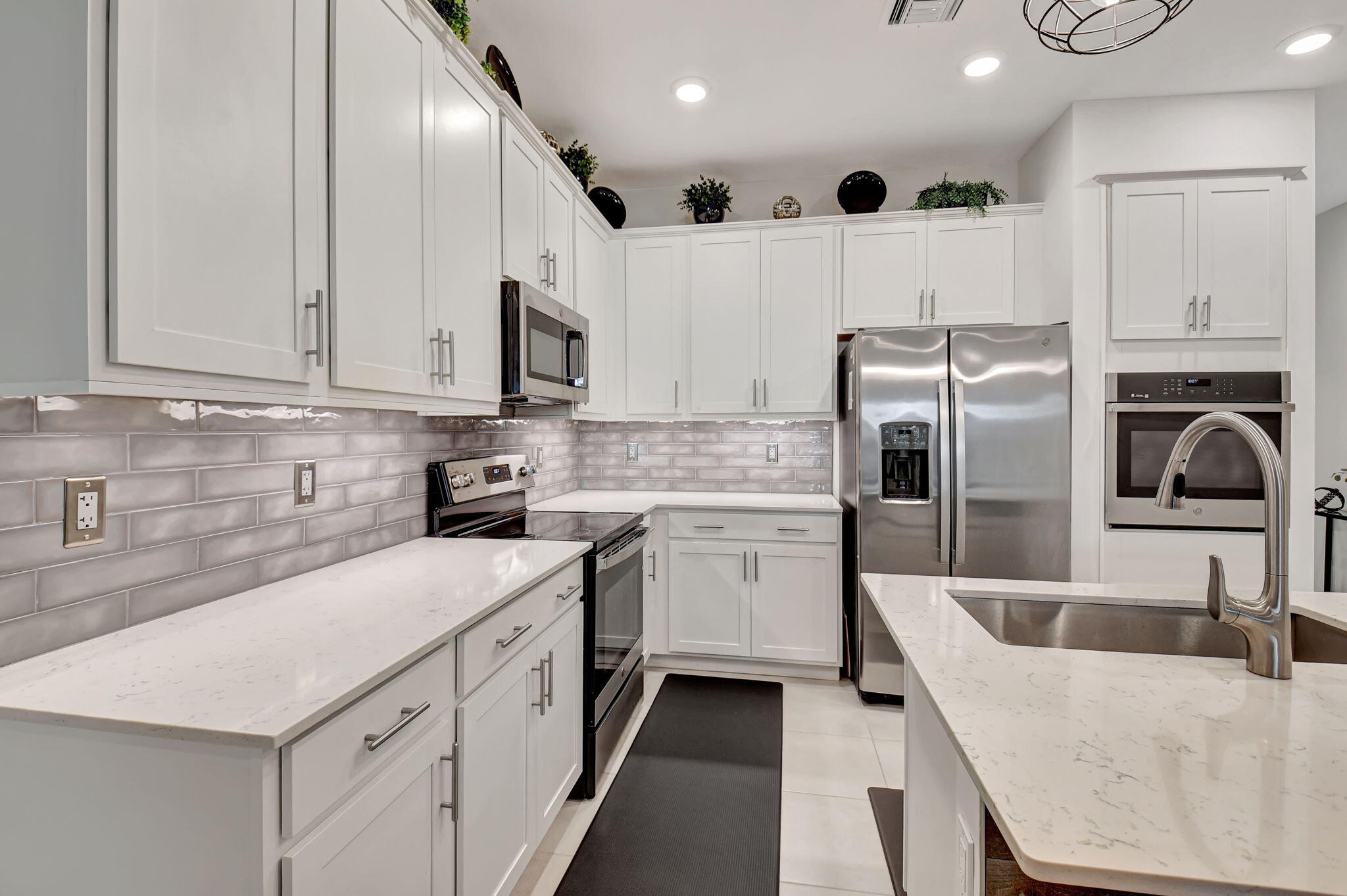 14481 Highland Center Way