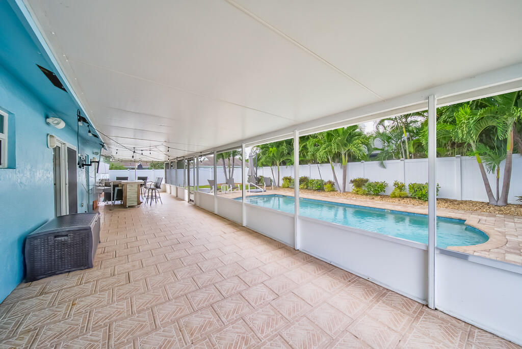 841 NW 8th Way, Boynton Beach