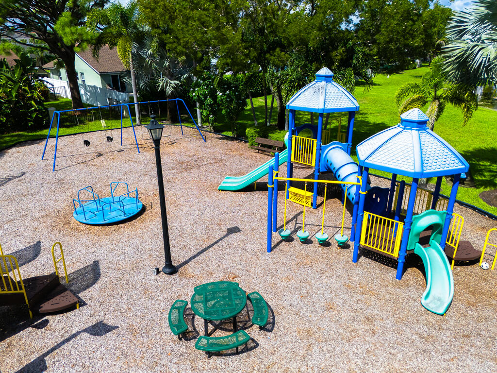 841 NW 8th Way, Boynton Beach