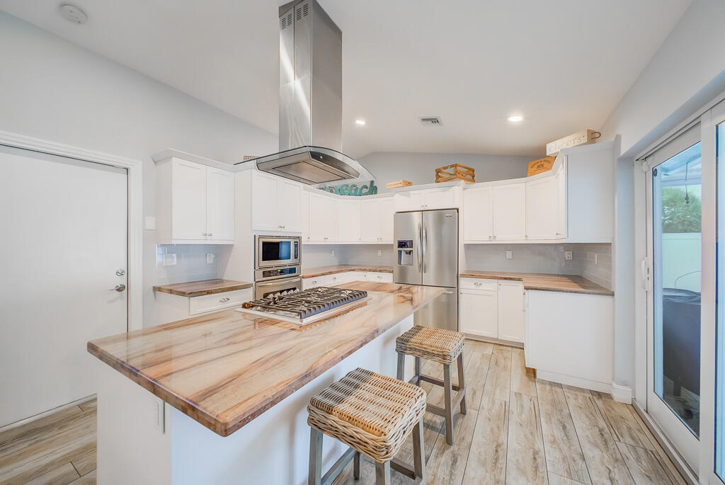 841 NW 8th Way, Boynton Beach