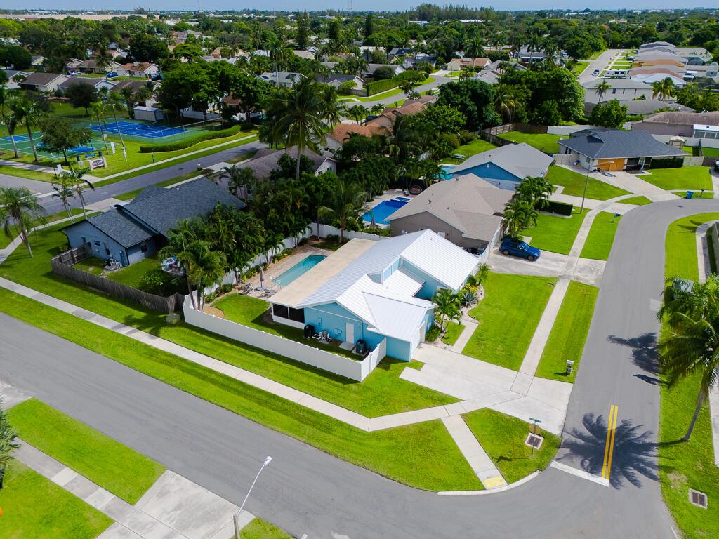 841 NW 8th Way, Boynton Beach