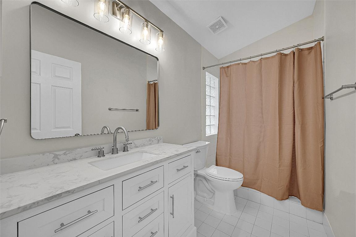 10216 Breezeway Place