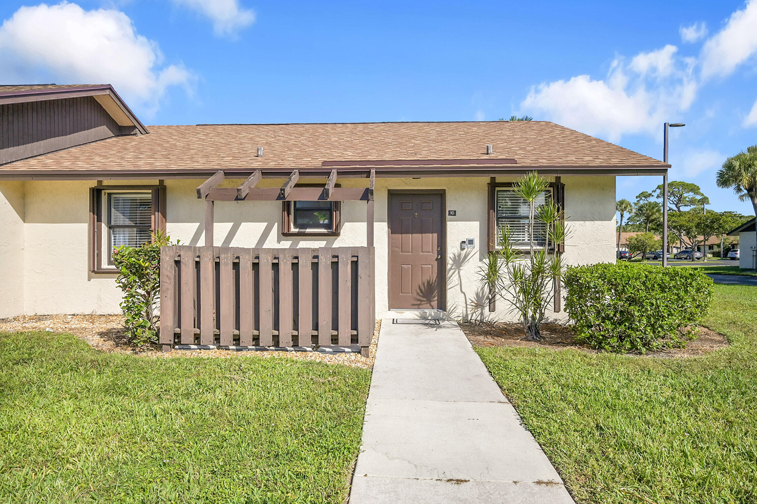 16 Via De Casas Norte 16