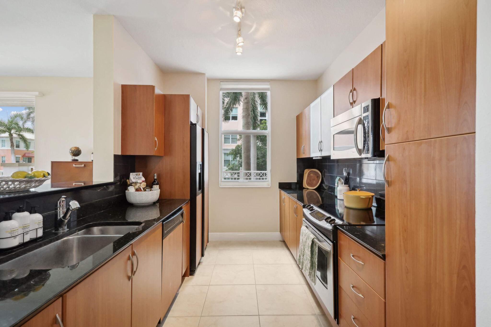 806 E Windward Way 217