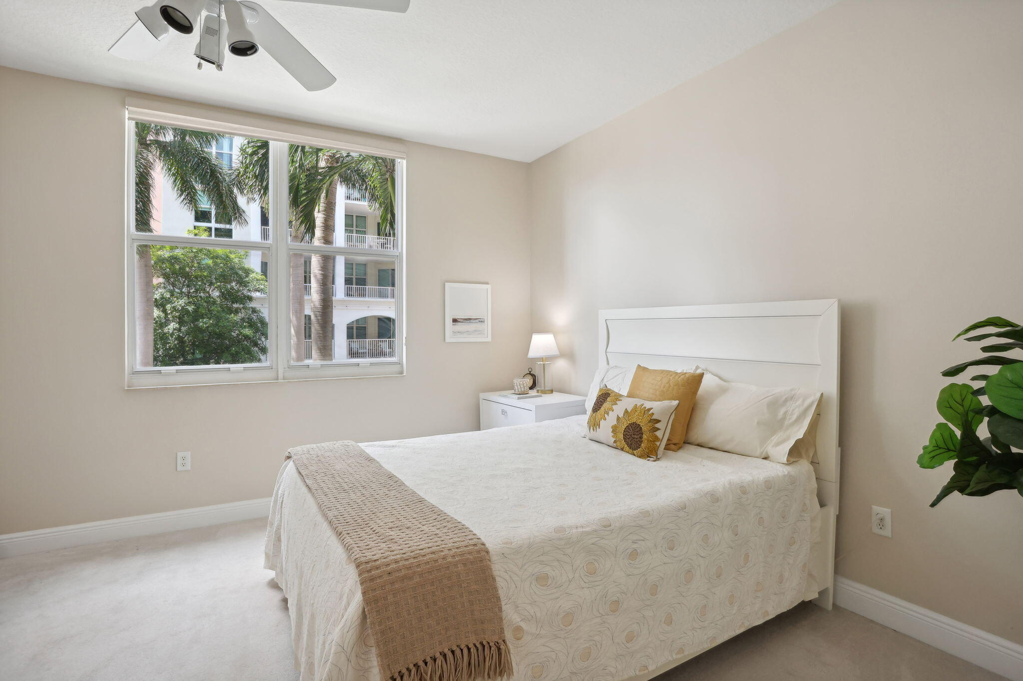 806 E Windward Way 217