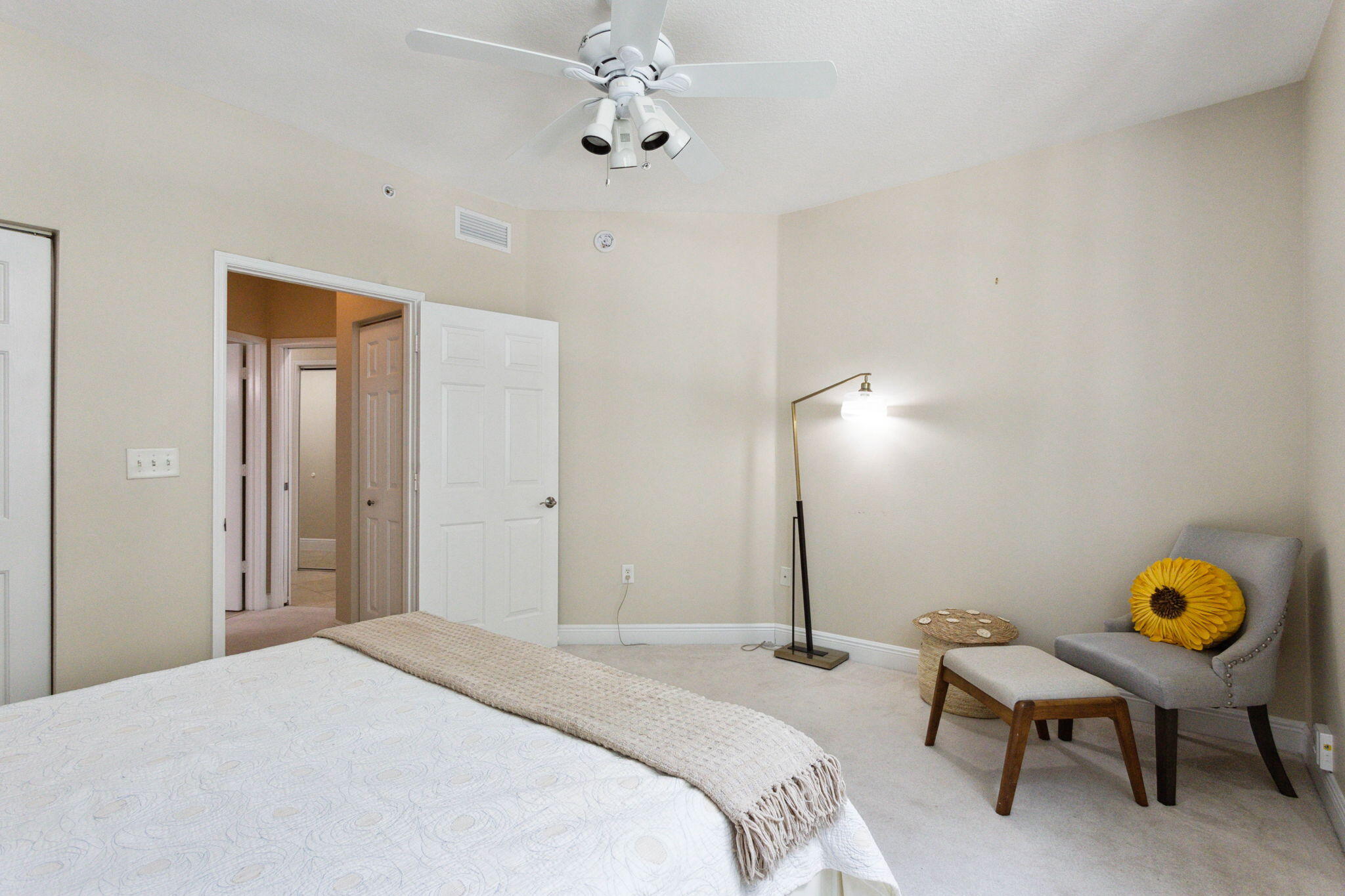 806 E Windward Way 217