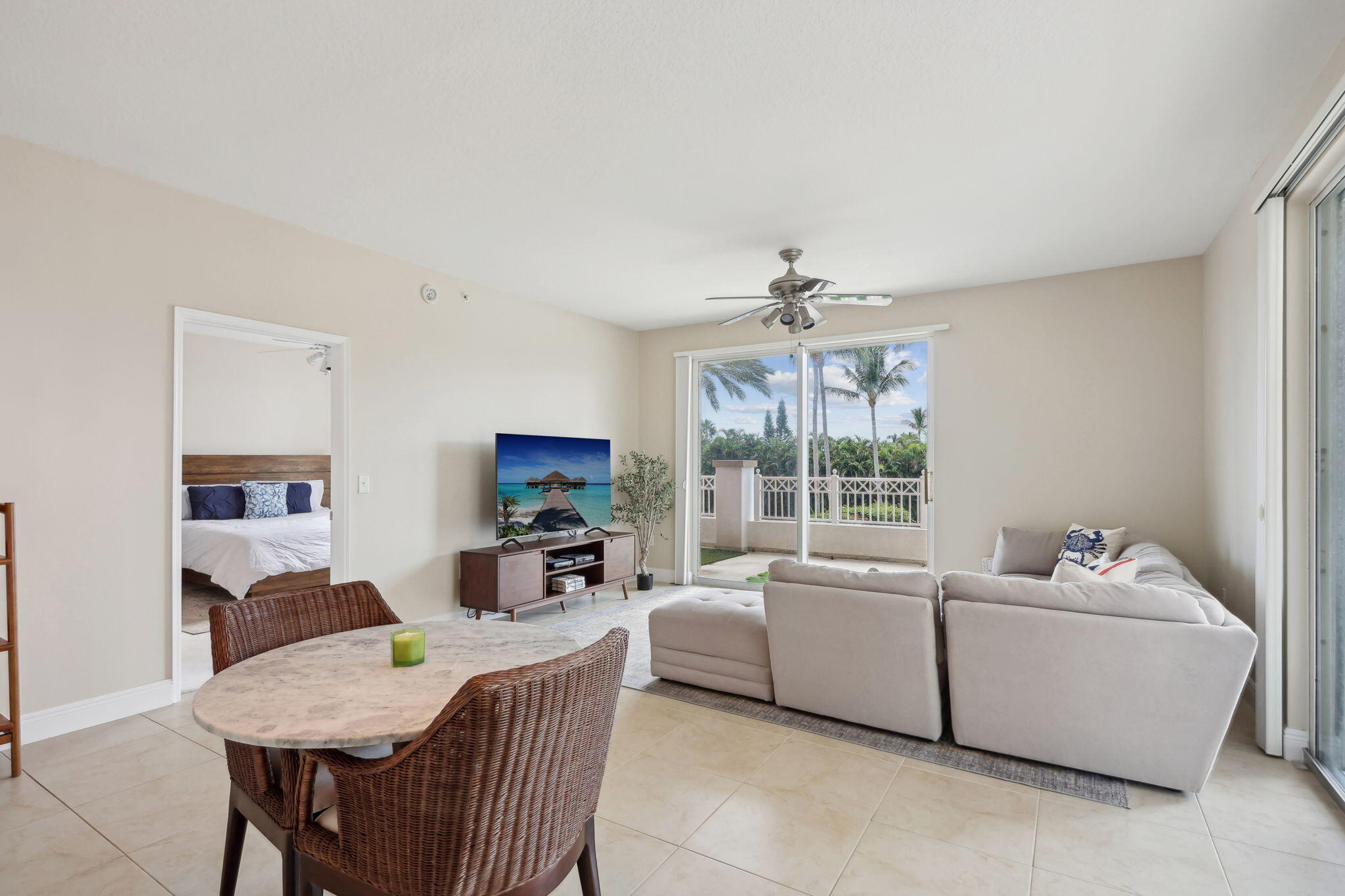 806 E Windward Way 217