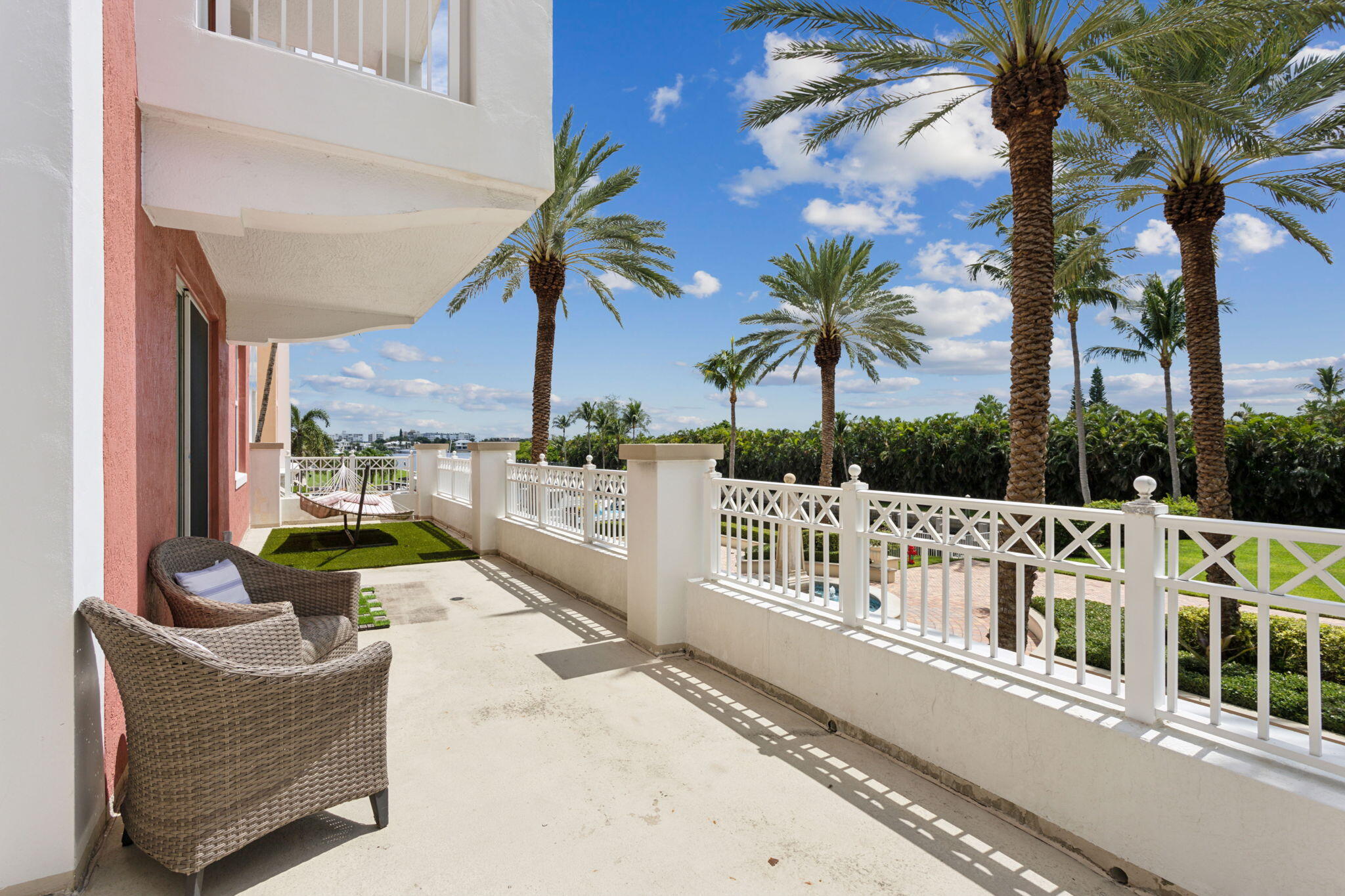 806 E Windward Way 217