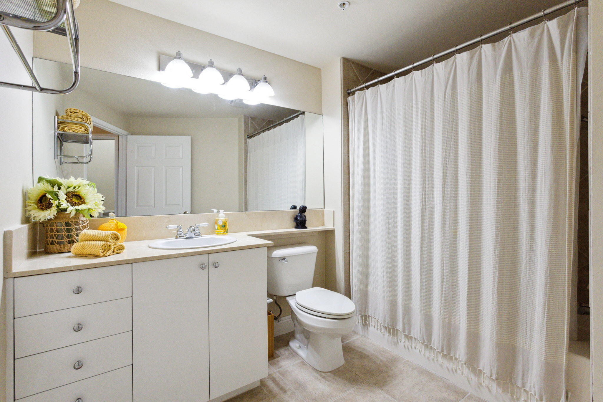 806 E Windward Way 217