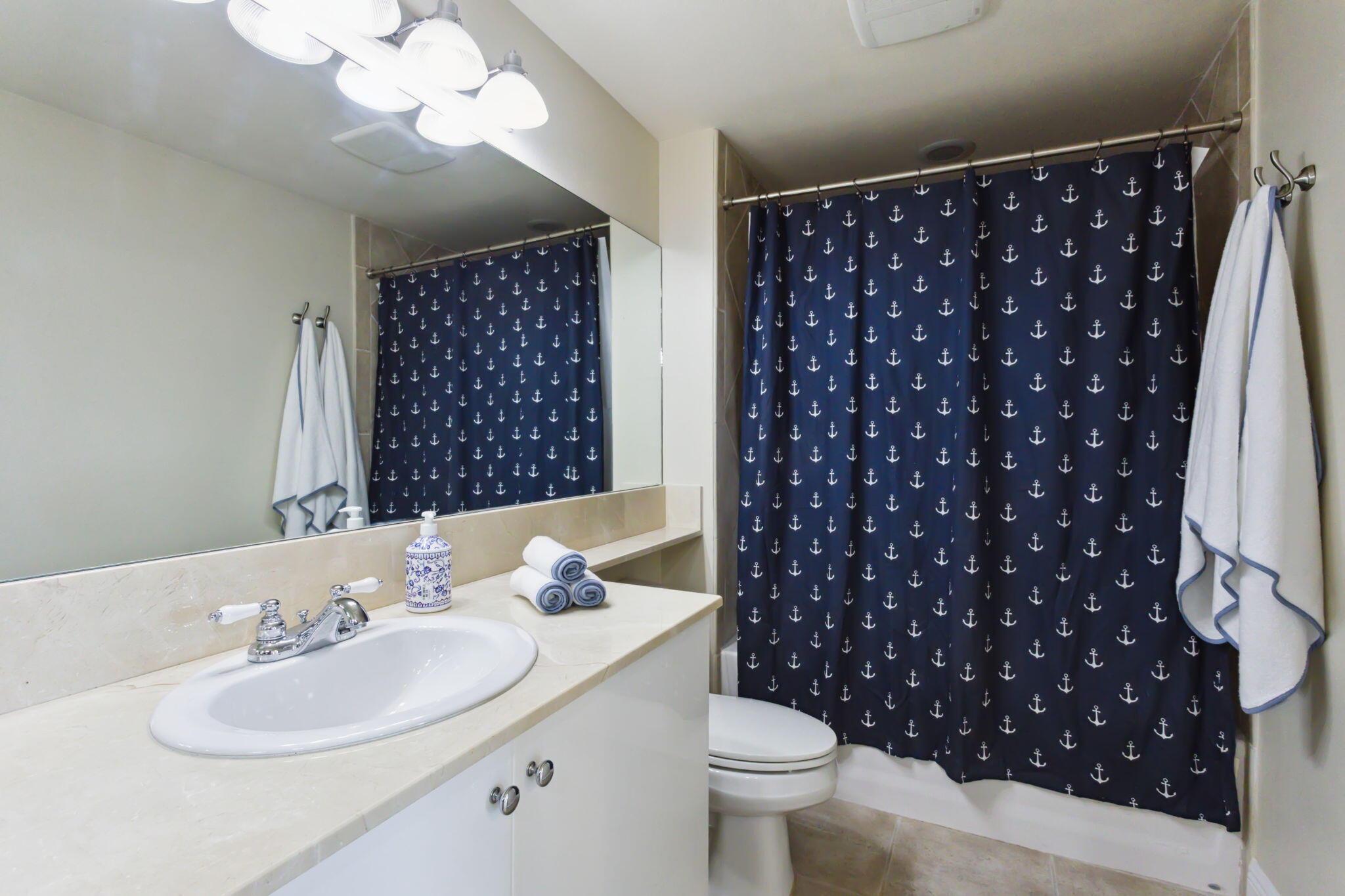 806 E Windward Way 217