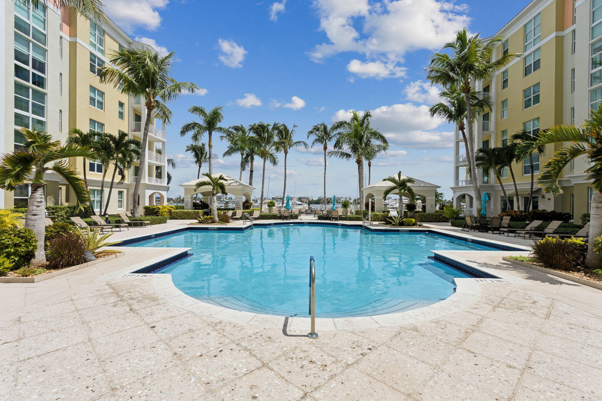 806 E Windward Way 217