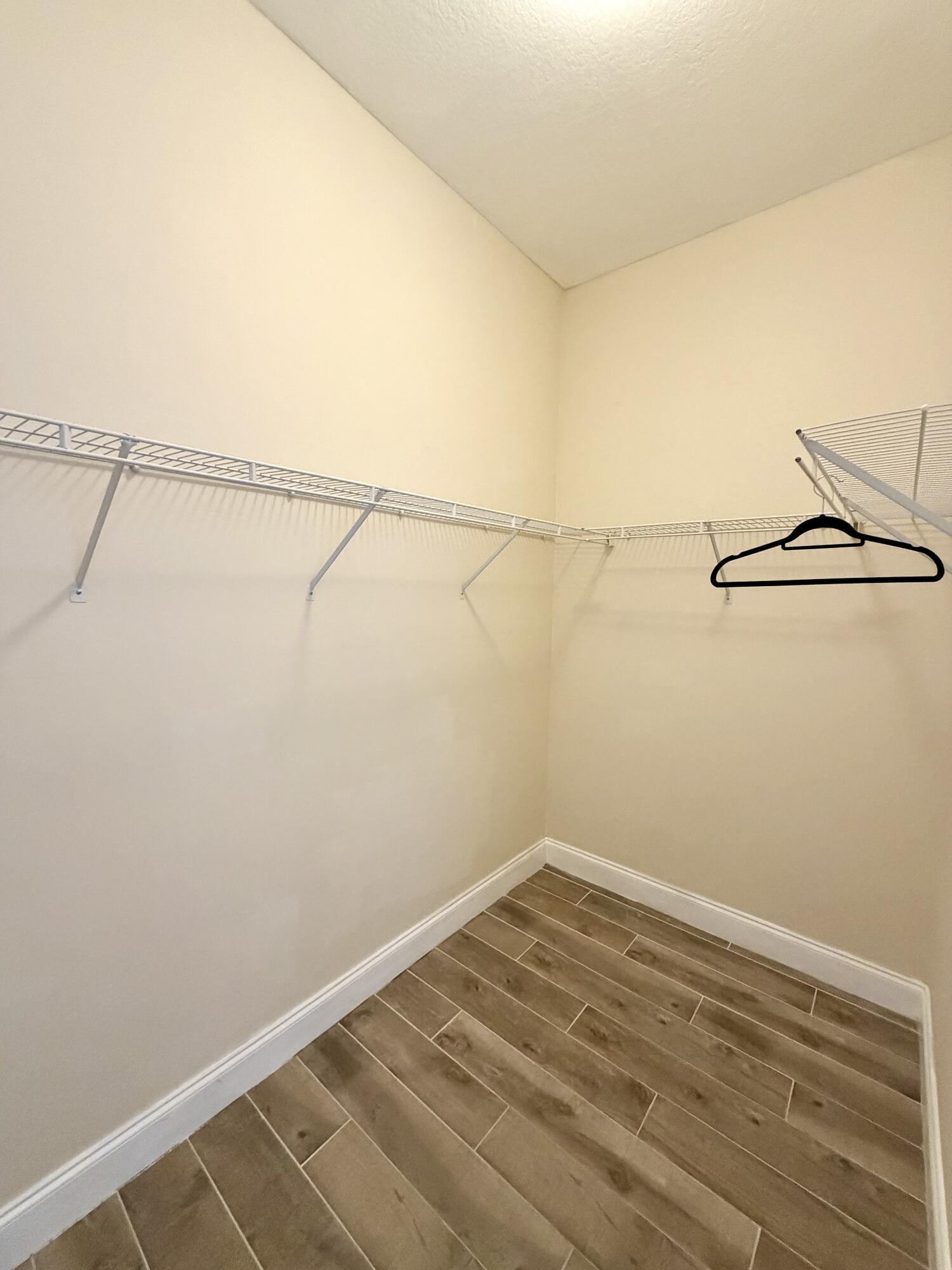 5684 Via De La Plata Circle