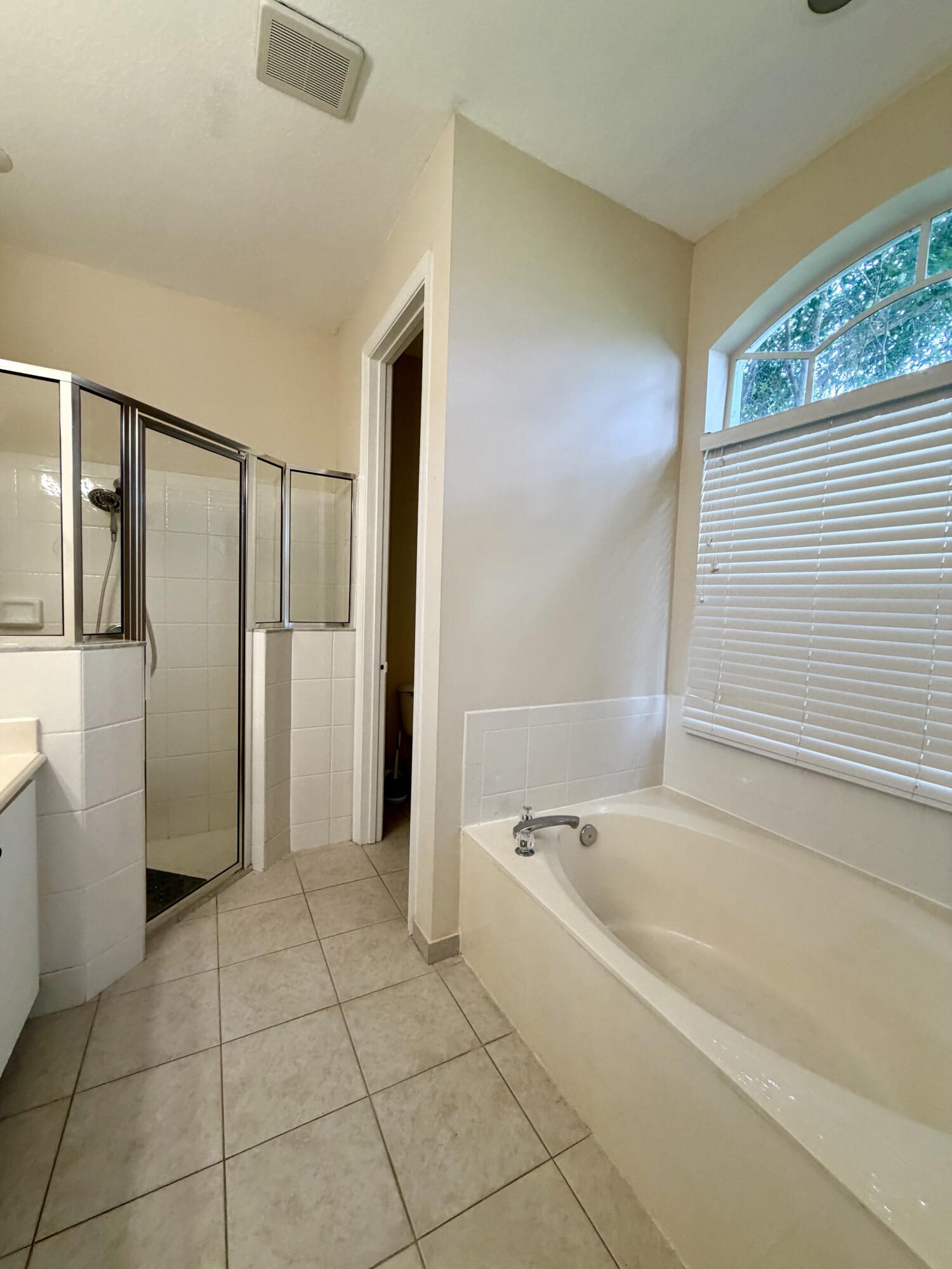 5684 Via De La Plata Circle