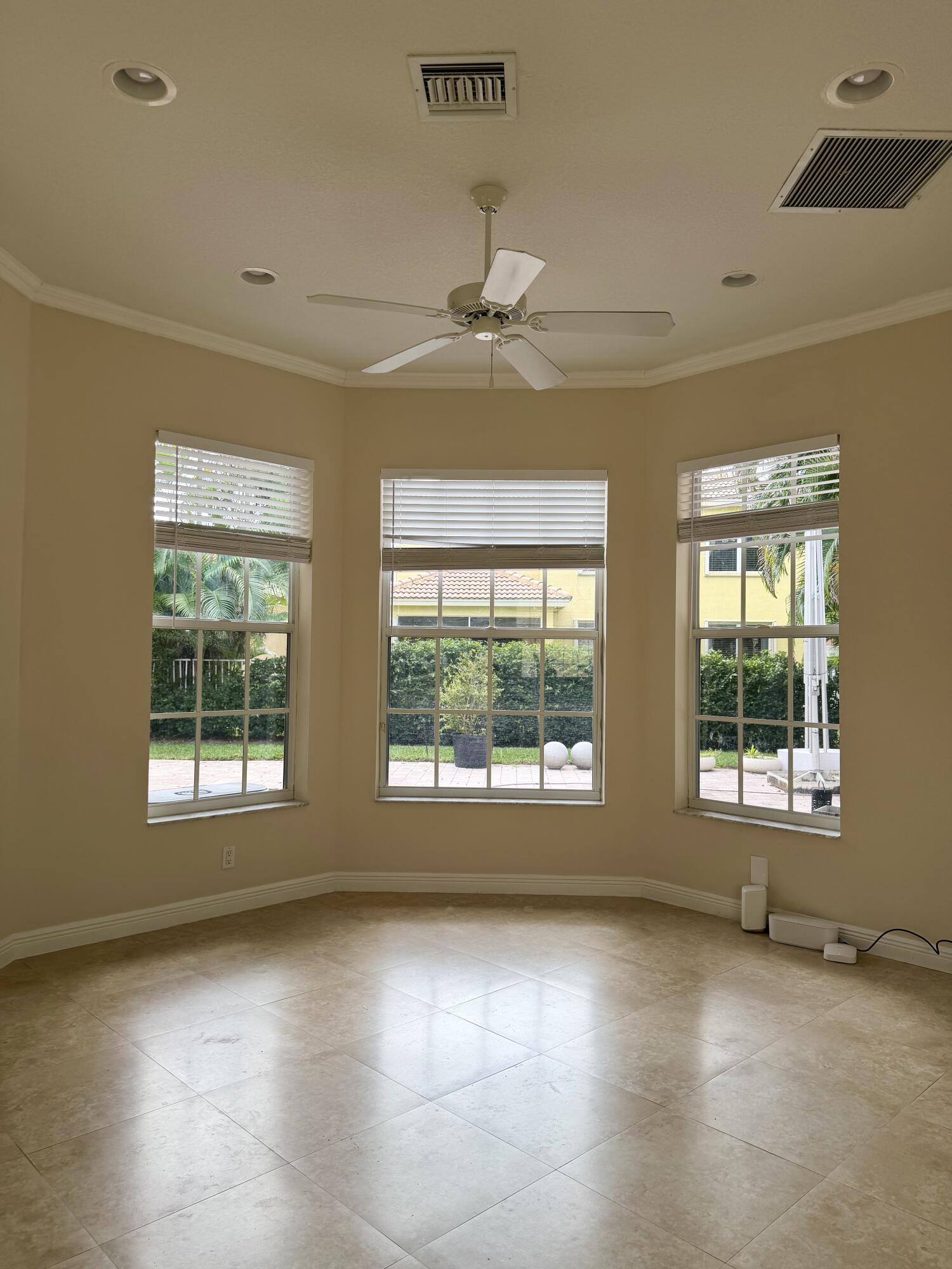 5684 Via De La Plata Circle