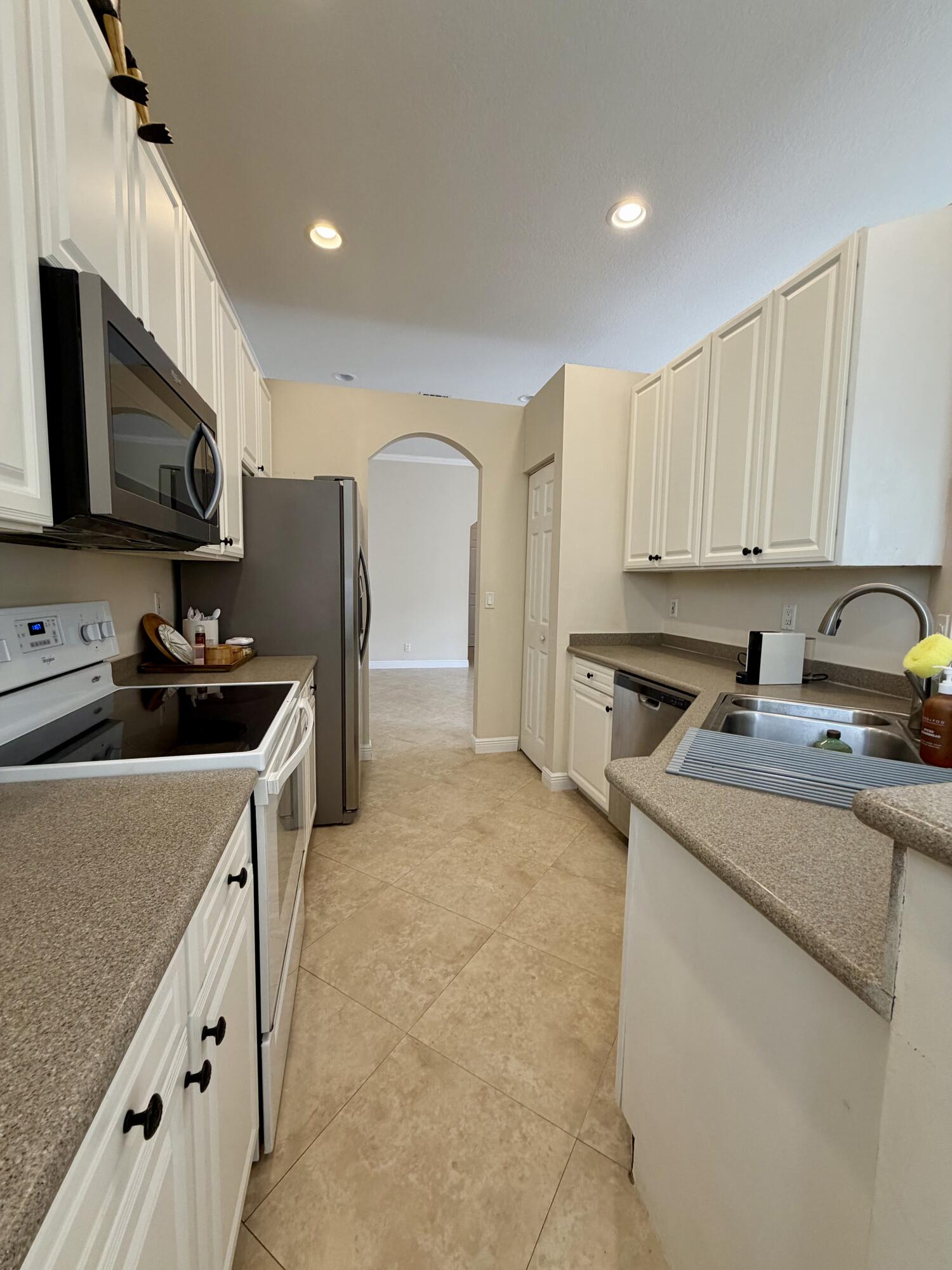 5684 Via De La Plata Circle