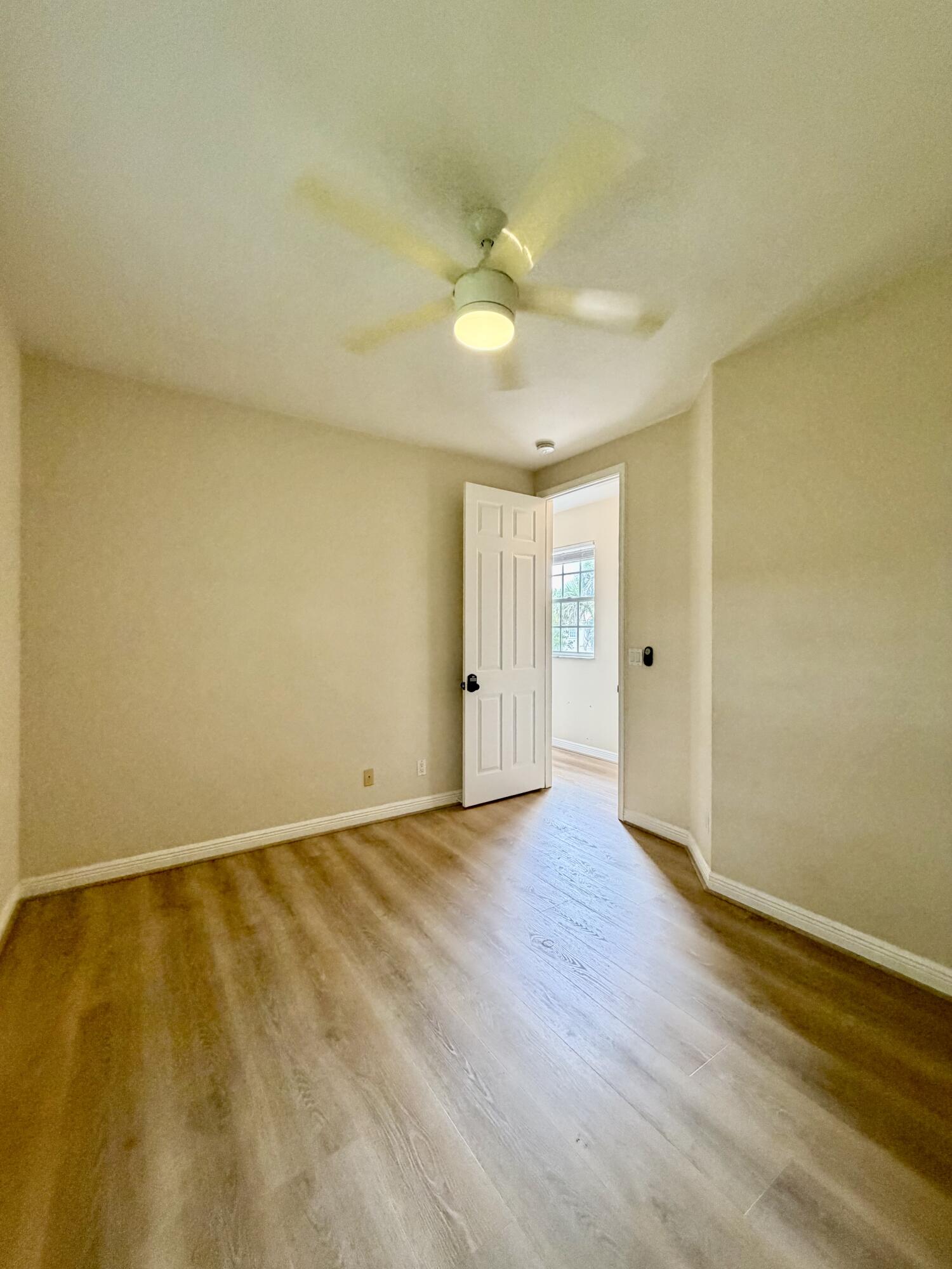 5684 Via De La Plata Circle