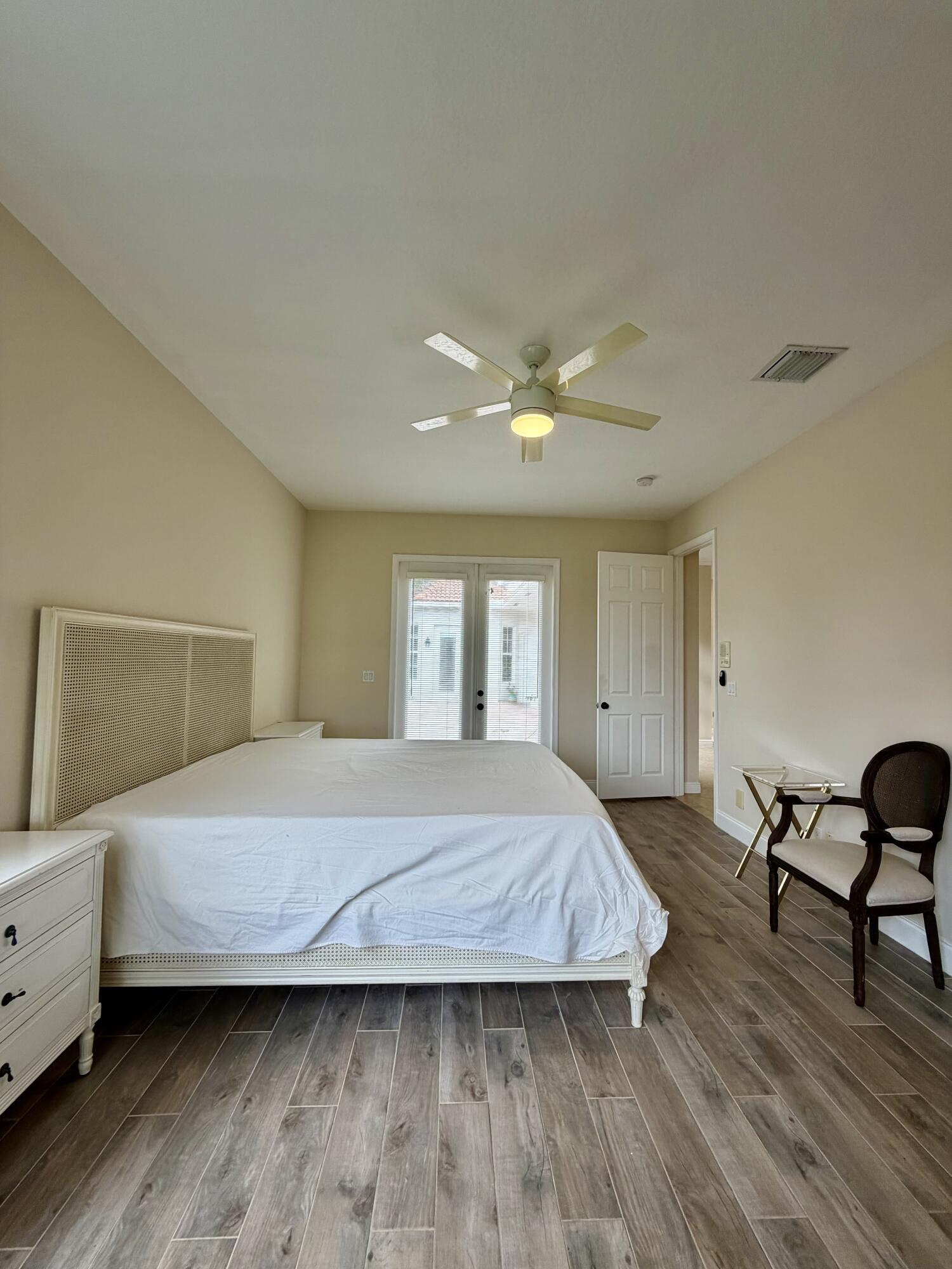 5684 Via De La Plata Circle