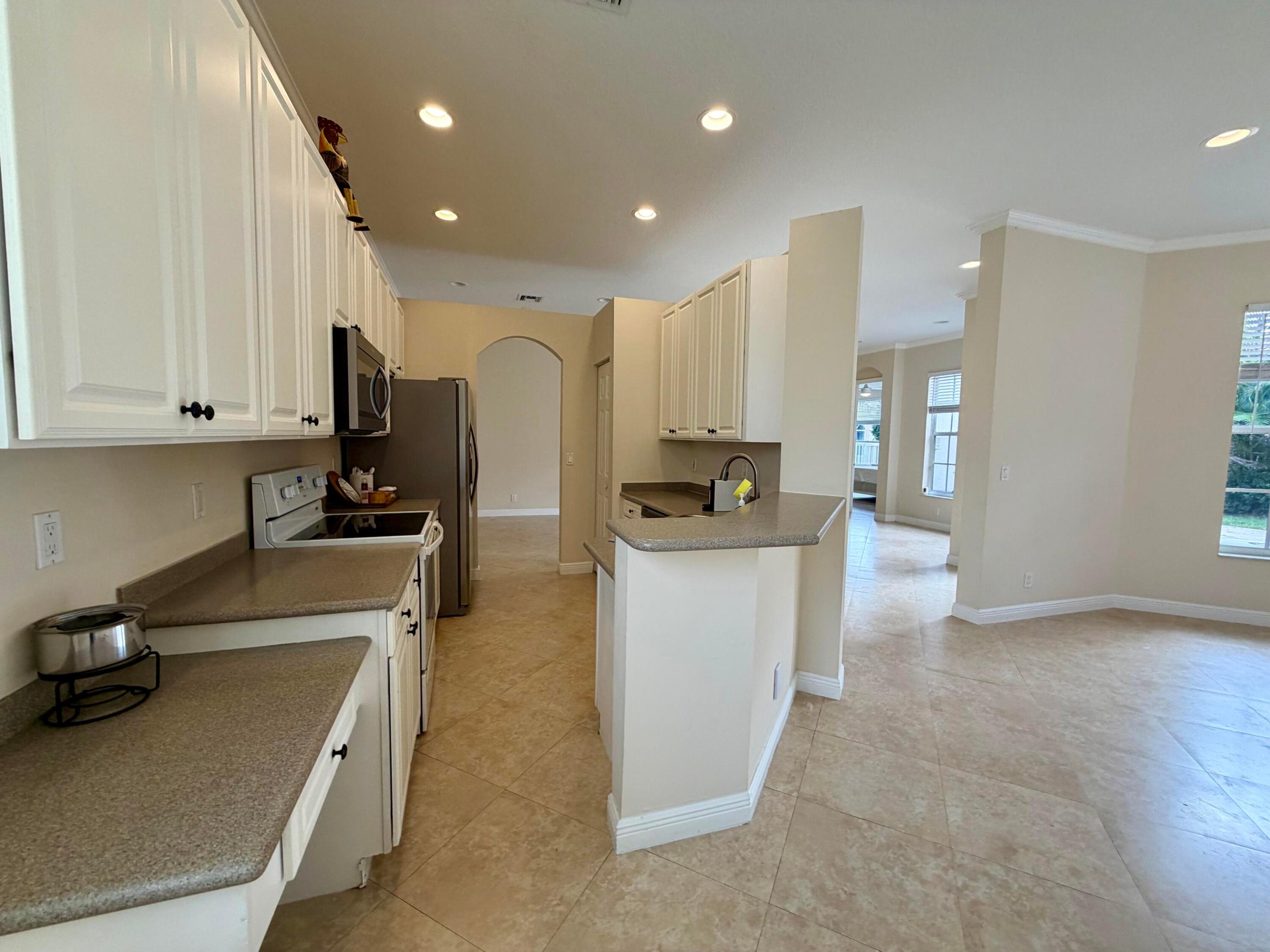 5684 Via De La Plata Circle