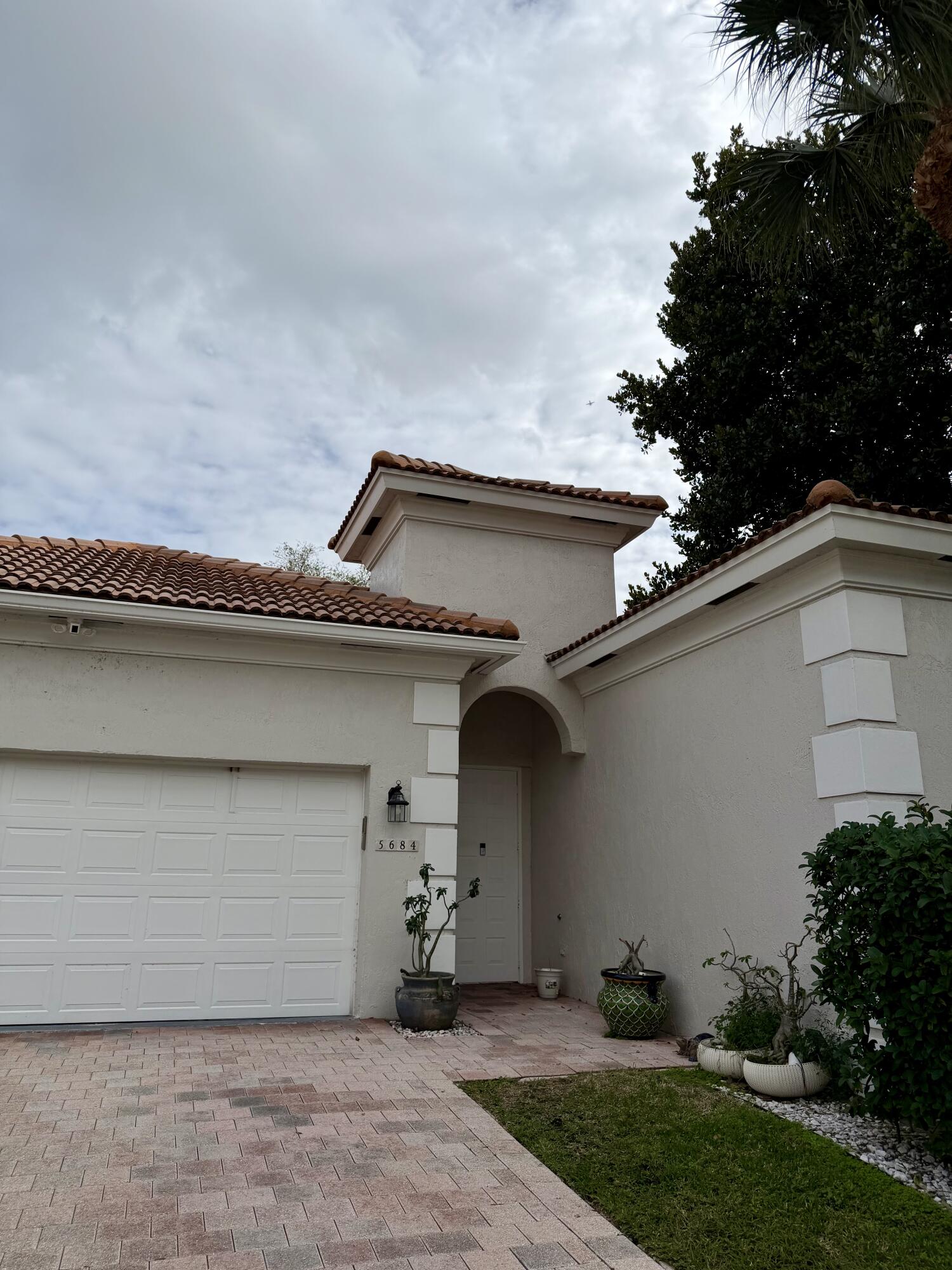 5684 Via De La Plata Circle