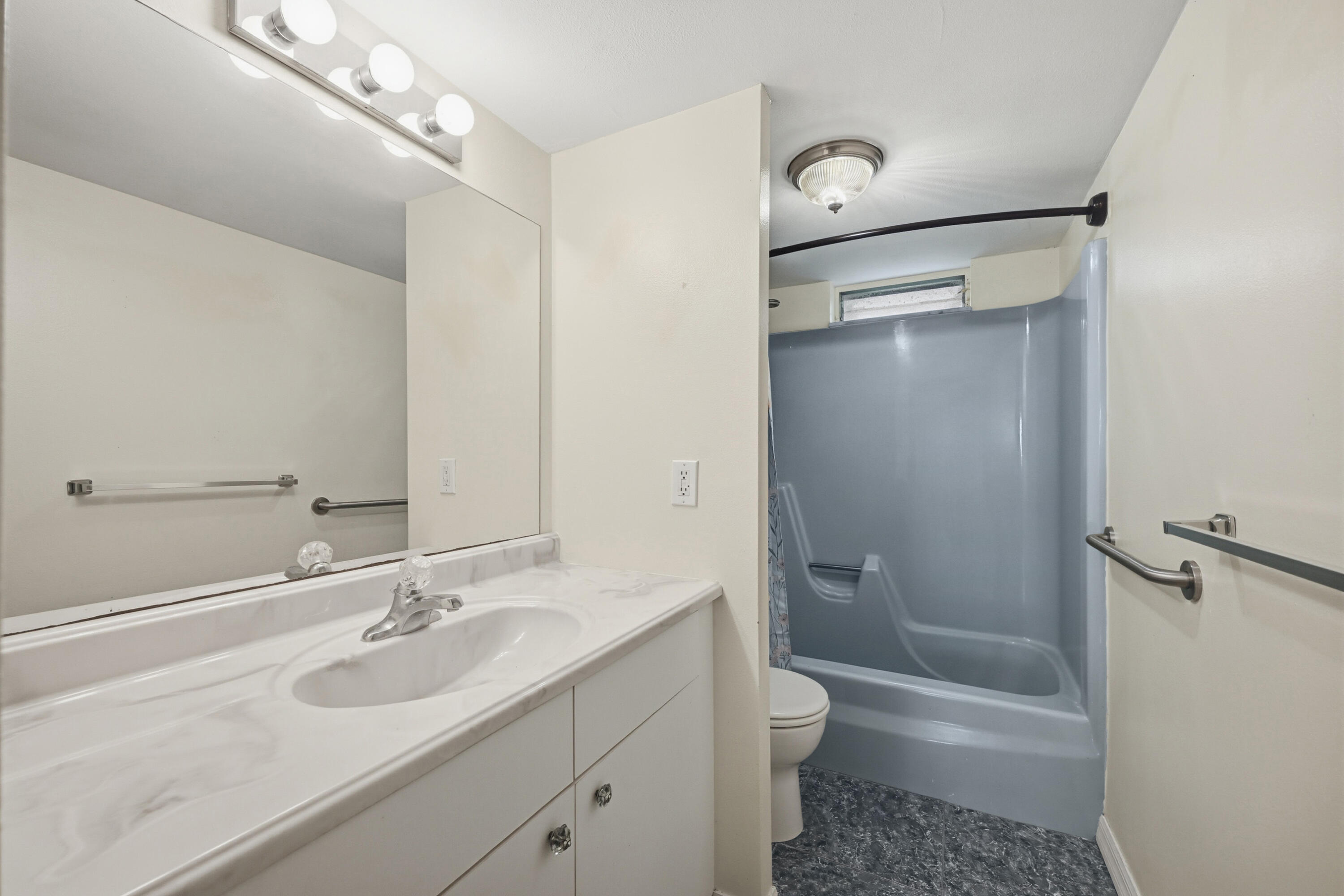 130 NE 26th Avenue 4090