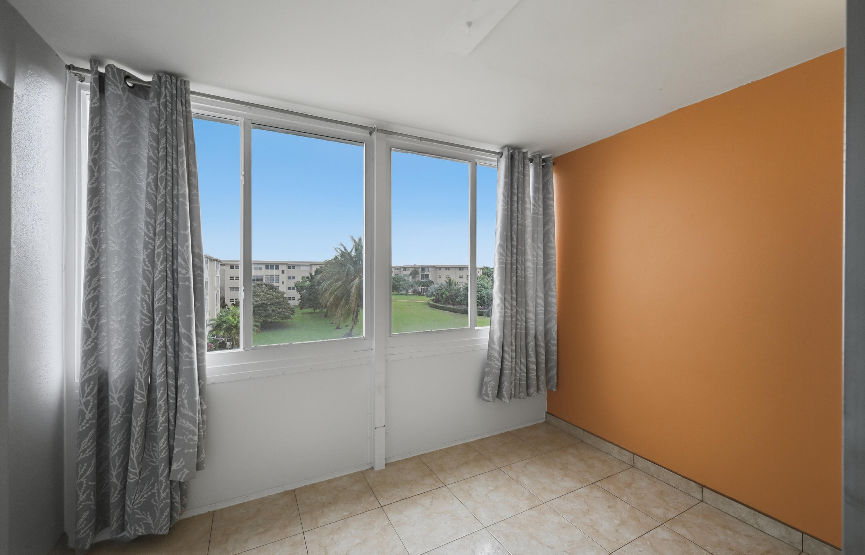 130 NE 26th Avenue 4090