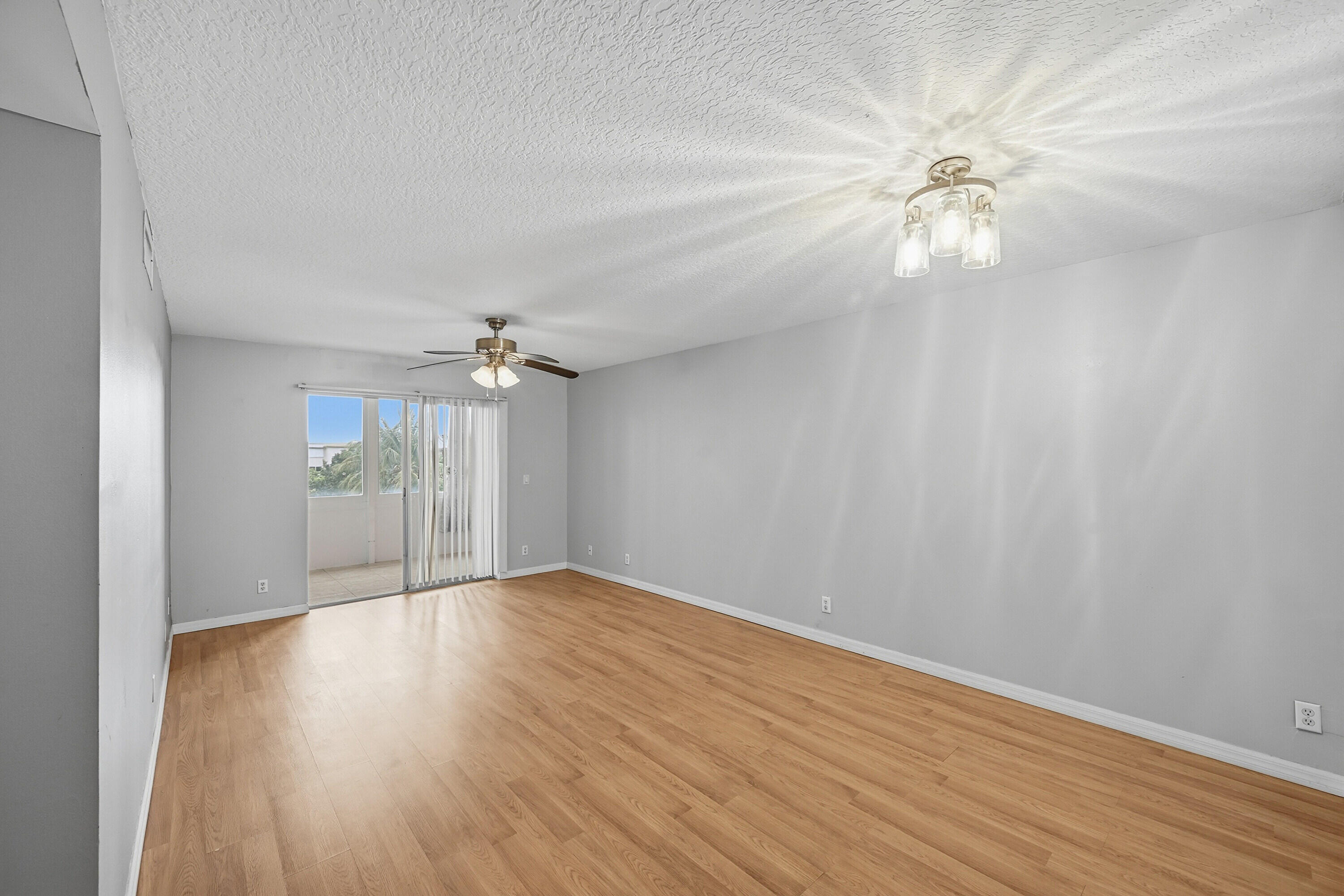 130 NE 26th Avenue 4090