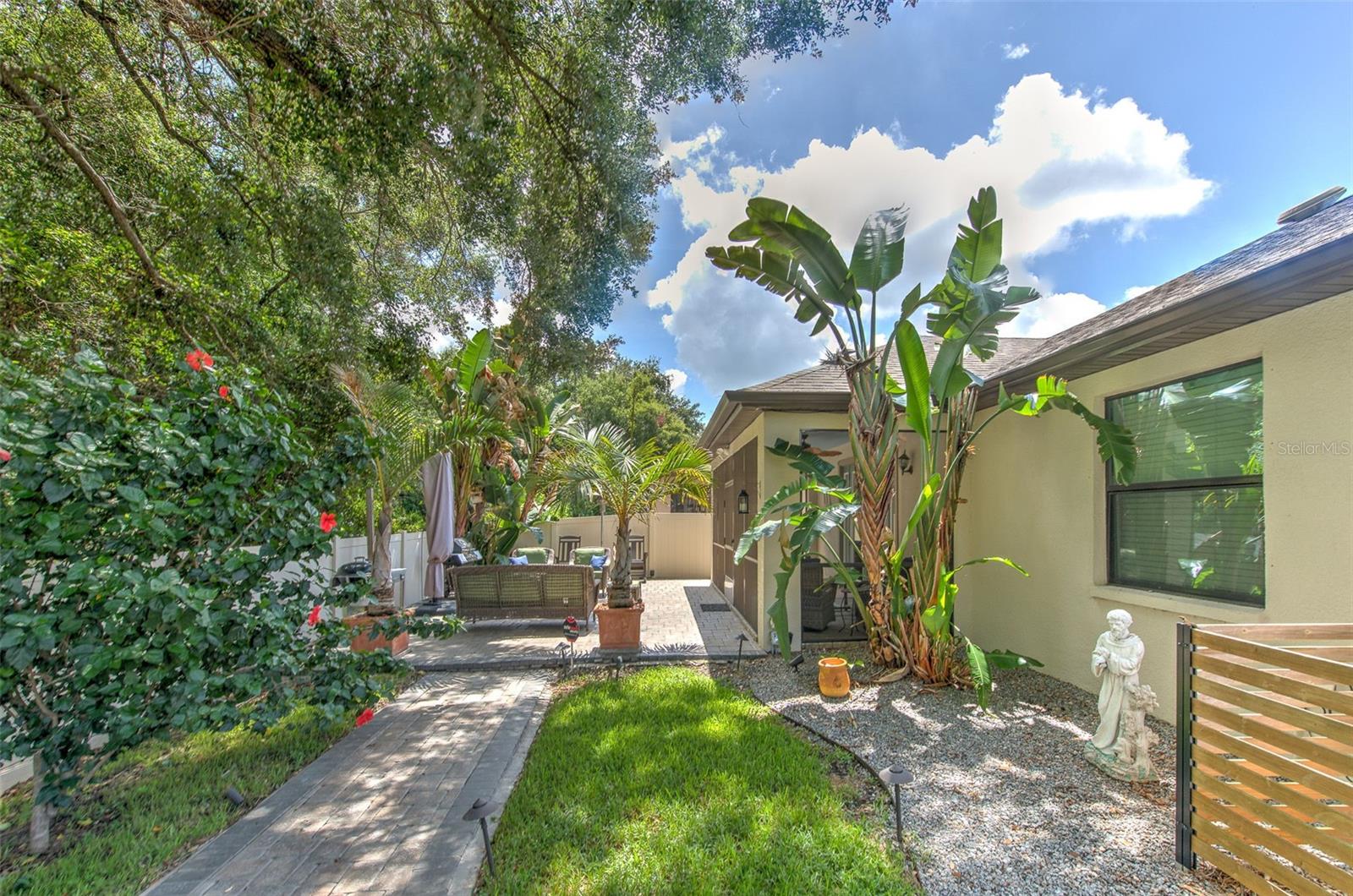 842 VINO VERDE CIR