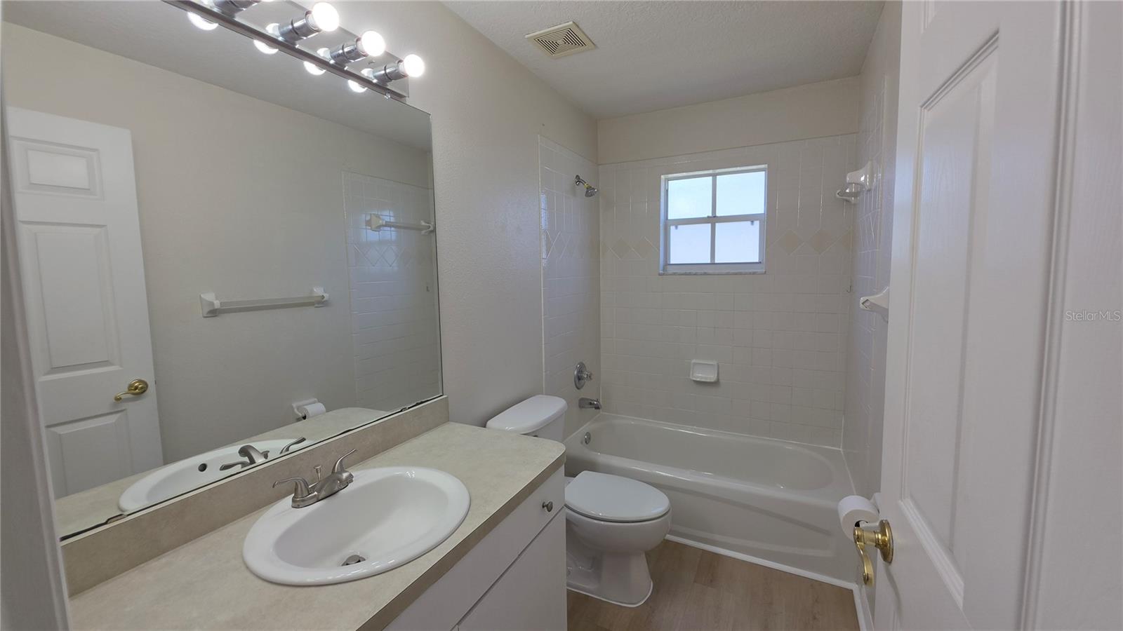 37515 LAUREL HAMMOCK DR