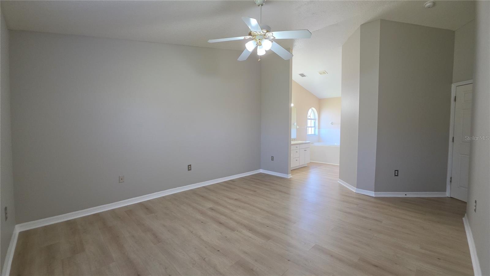 37515 LAUREL HAMMOCK DR